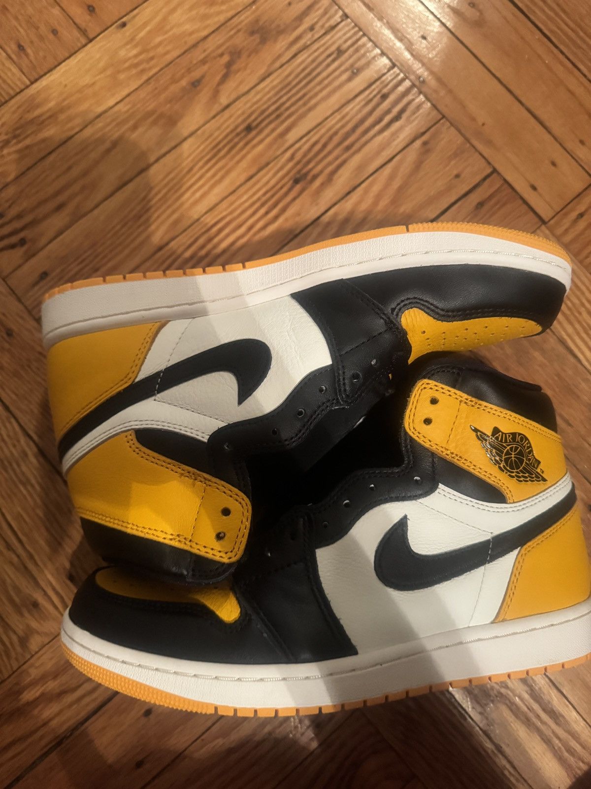 Nike air jordan retro high OG yellow Size US 9 / EU 42 - 1 Thumbnail