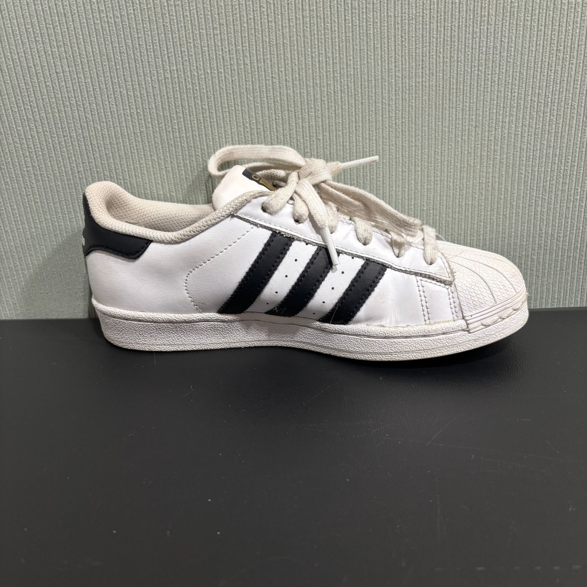 Adidas Adidas Superstar Women’s 5 White Black FX5453 Classic Shel Size US 5 / IT 35 - 9 Thumbnail