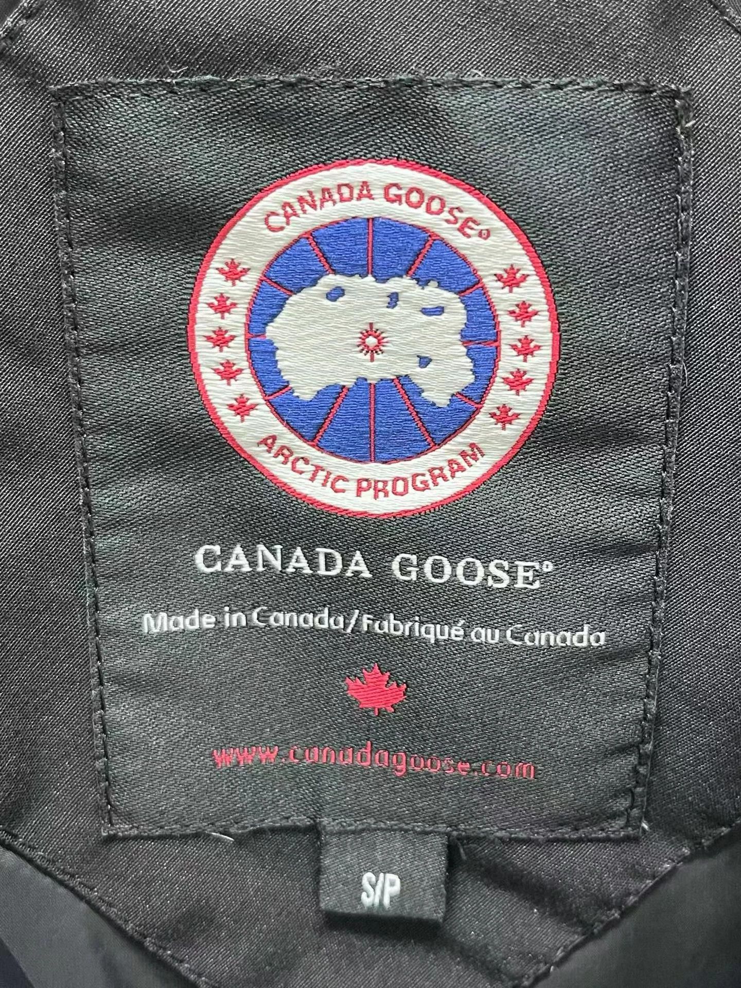 Canada Goose Canada Goose women's S puffer jacket dbw051595 ENNN Size S / US 4 / IT 40 - 3 Thumbnail