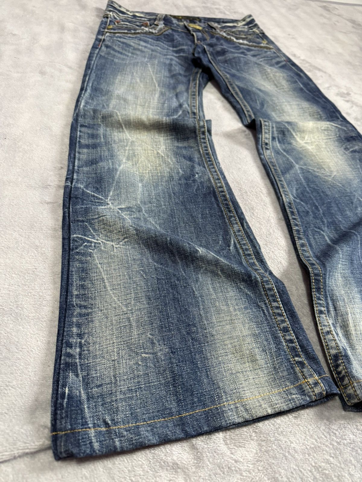 Japanese Brand × Vintage Red Pepper Japan Embellished Studded Shadow Wash Flare Jeans Size US 28 / EU 44 - 16 Thumbnail