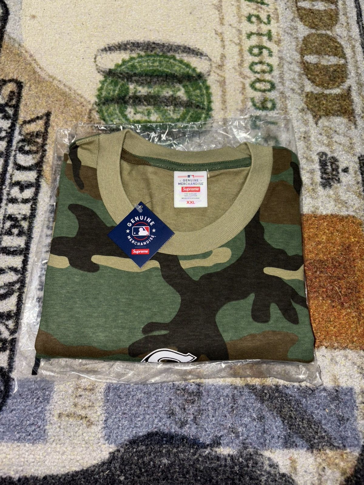 MLB × Supreme Supreme MLB Teams Sox Tee Camo Size US XXL / EU 58 / 5 - 4 Thumbnail