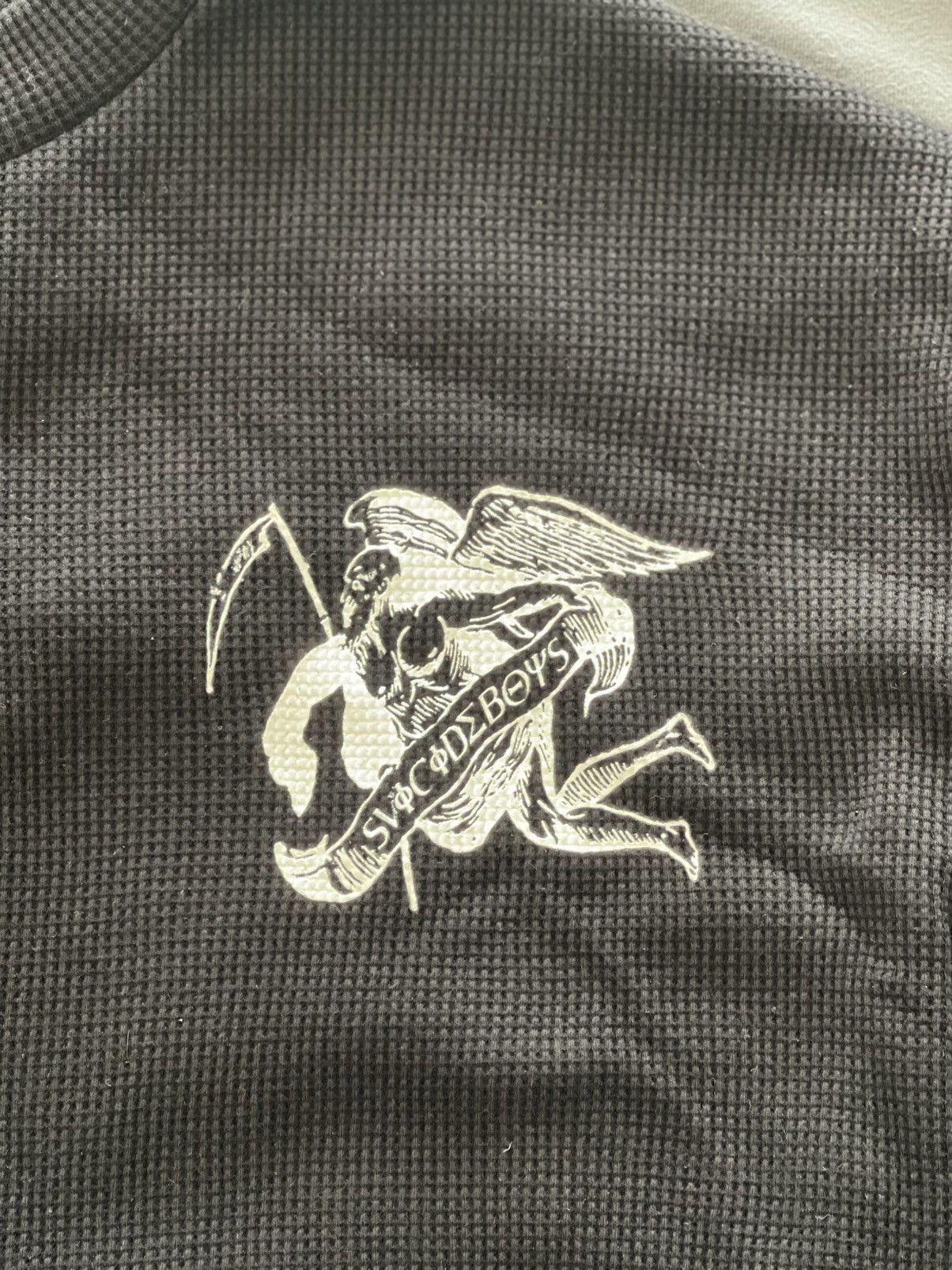 G59 Records G59 PATCHED HENLEY (BLACK) Size US L / EU 52-54 / 3 - 3 Thumbnail