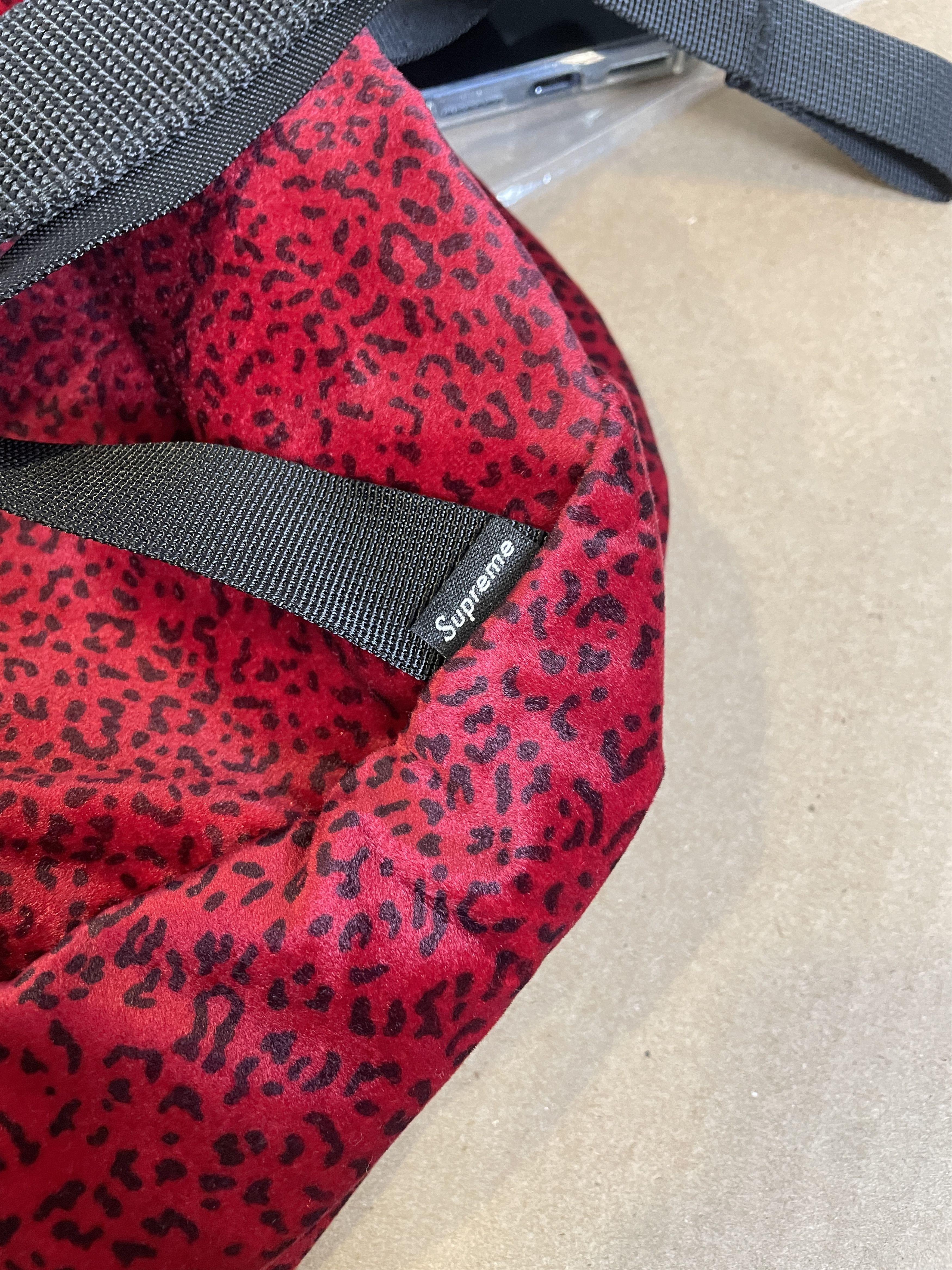 Supreme RED LEOPARD VELVET BACKPACK Size ONE SIZE - 9 Thumbnail