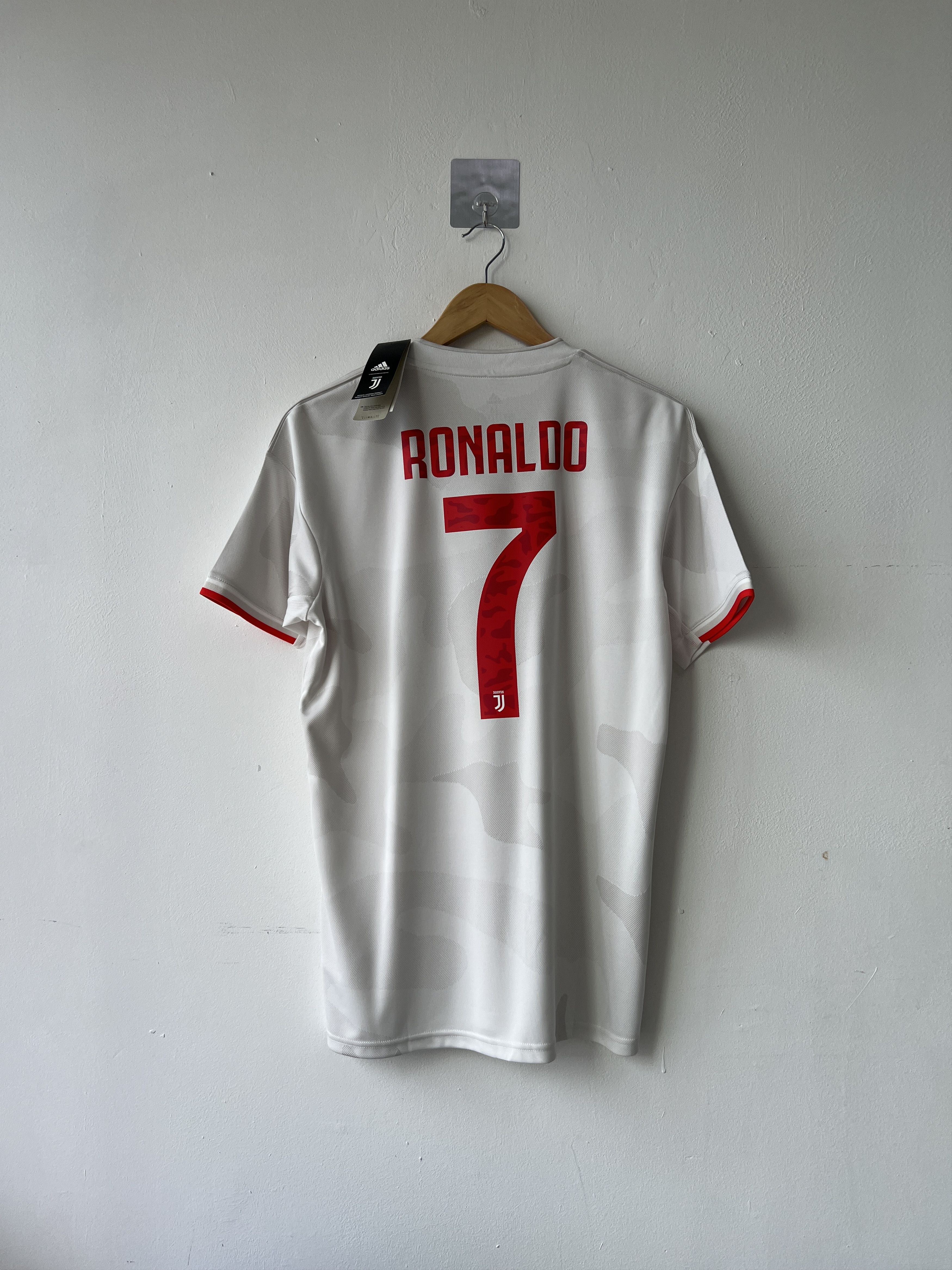 Adidas (M) Juventus 2019-20 Away Kit Ronaldo #7 (NEW) Size US M / EU 48-50 / 2 - 1 Thumbnail