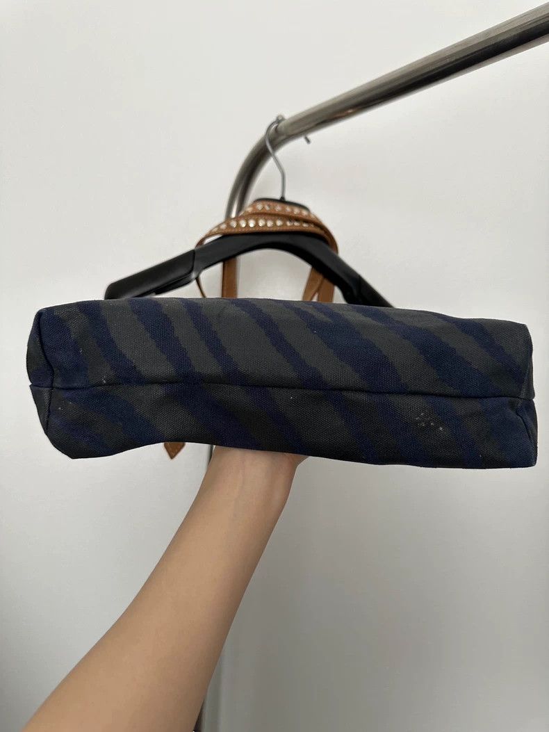 Vivienne Westwood Vivienne Westwood size os Kenyan handmade handbag Size ONE SIZE - 4 Thumbnail