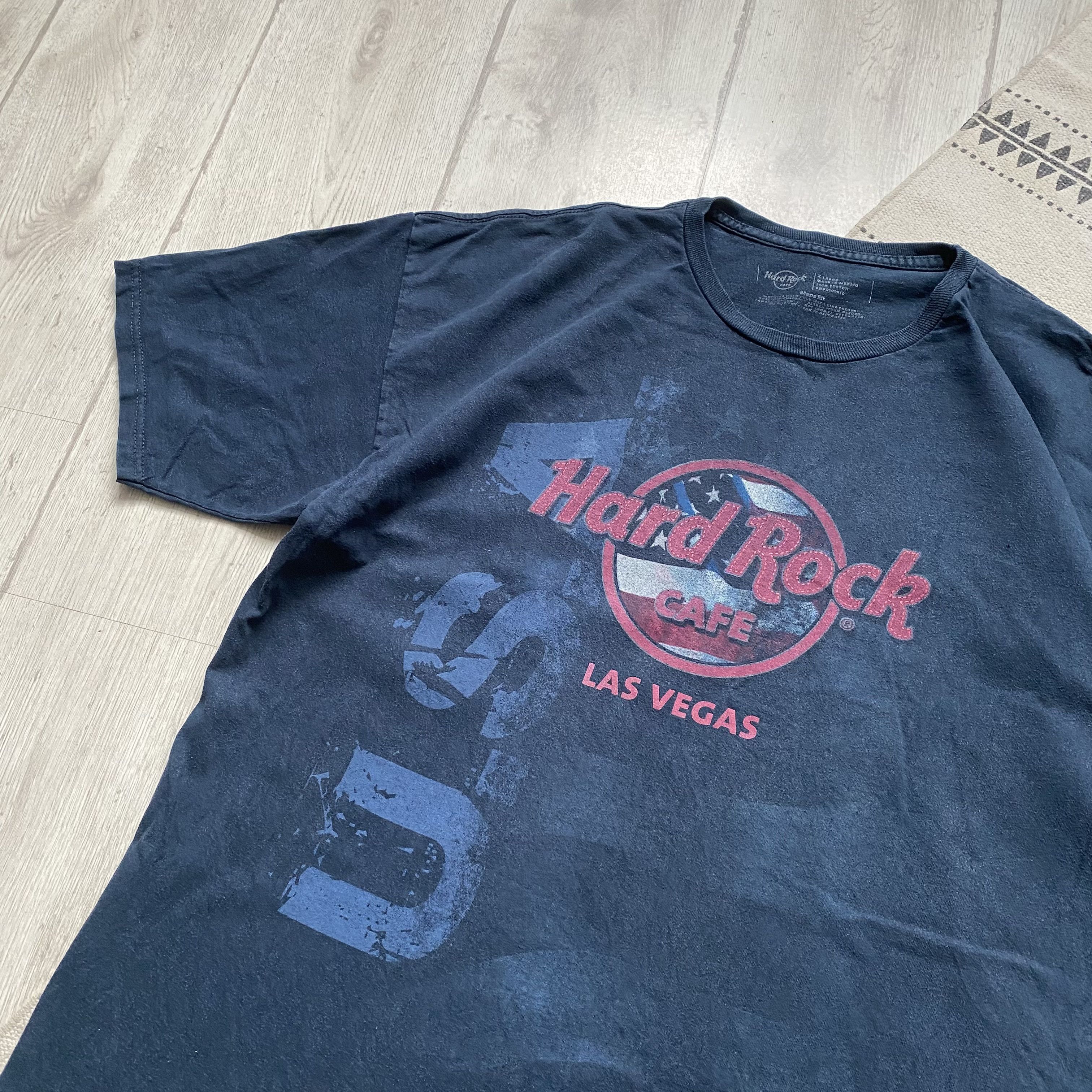 Band Tees 🎸Vintage Faded Hard Rock Cafe tee Las Vegas USA Flag Size US XL / EU 56 / 4 - 4 Thumbnail