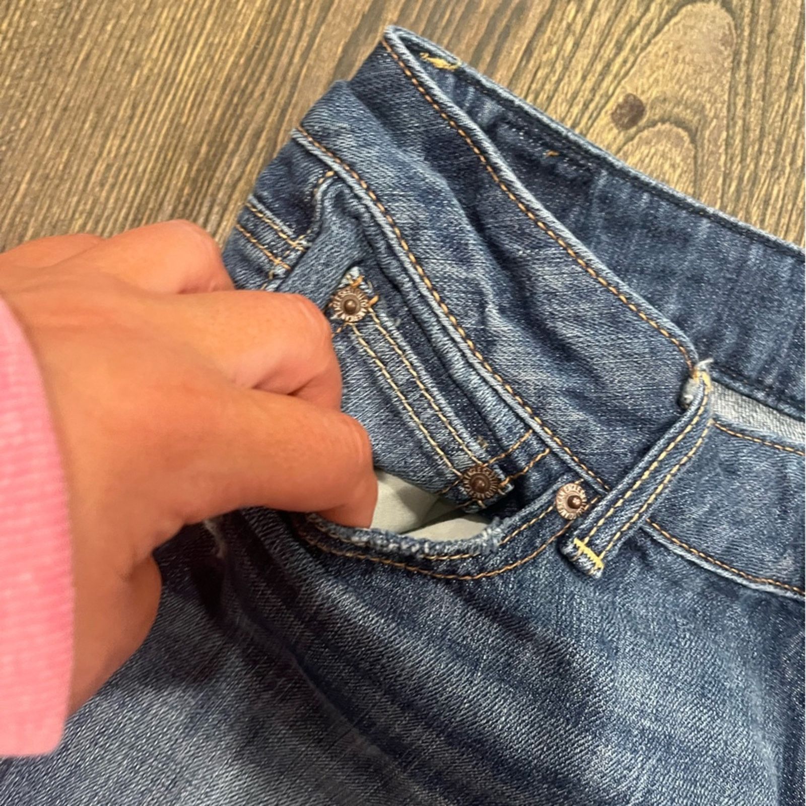 American Eagle Outfitters American Eagle Jean Shorts Mid Rise Booty Distressed Medium Size 27" / US 4 / IT 40 - 2 Thumbnail