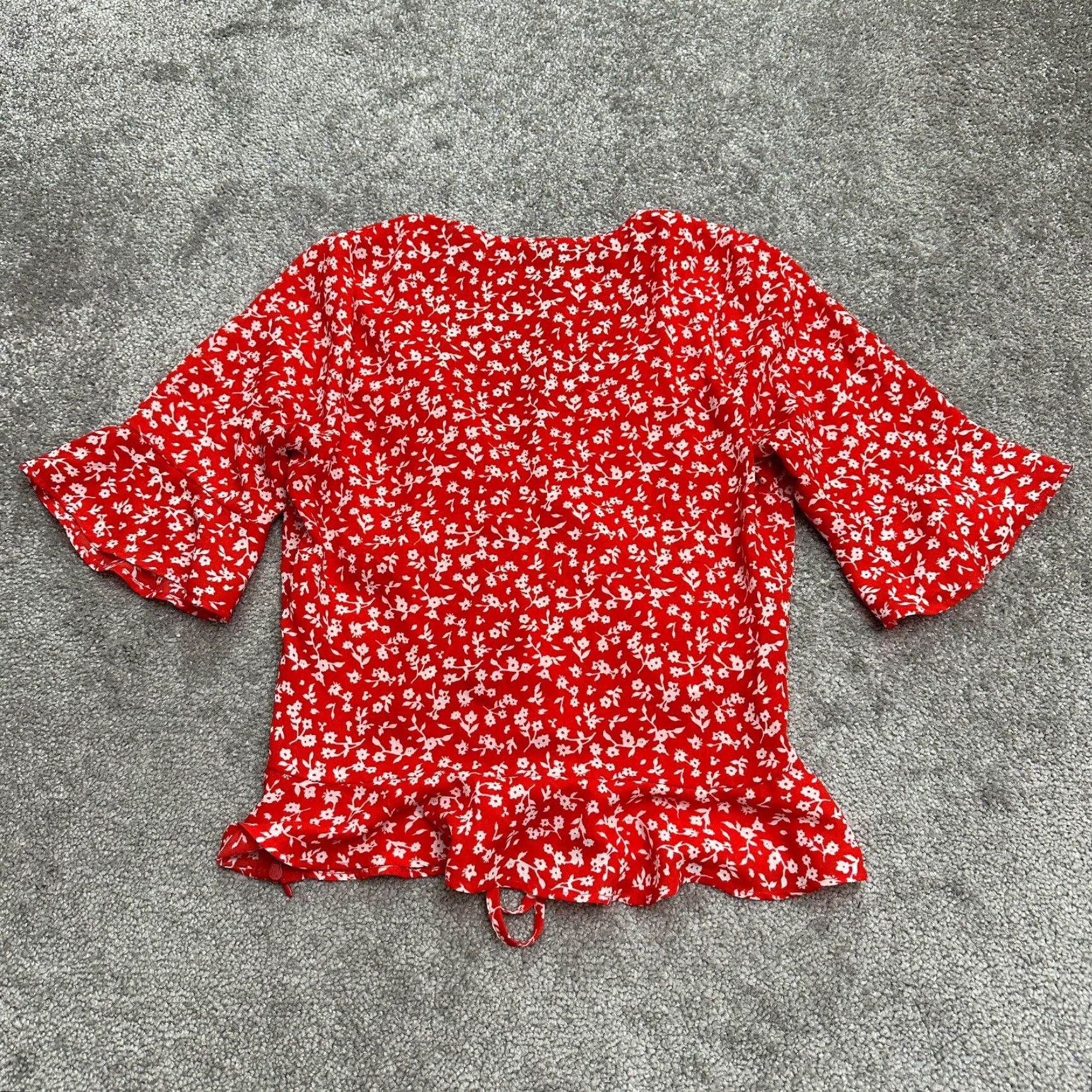 AQUA Aqua Ruched Floral Top Womens S Red White Ruffles Bell Sleeve Casual Knit Polyester V-Neck Short Sleeve Blouse Shirt Beach Classic Modern Size S / US 4 / IT 40 - 3 Thumbnail