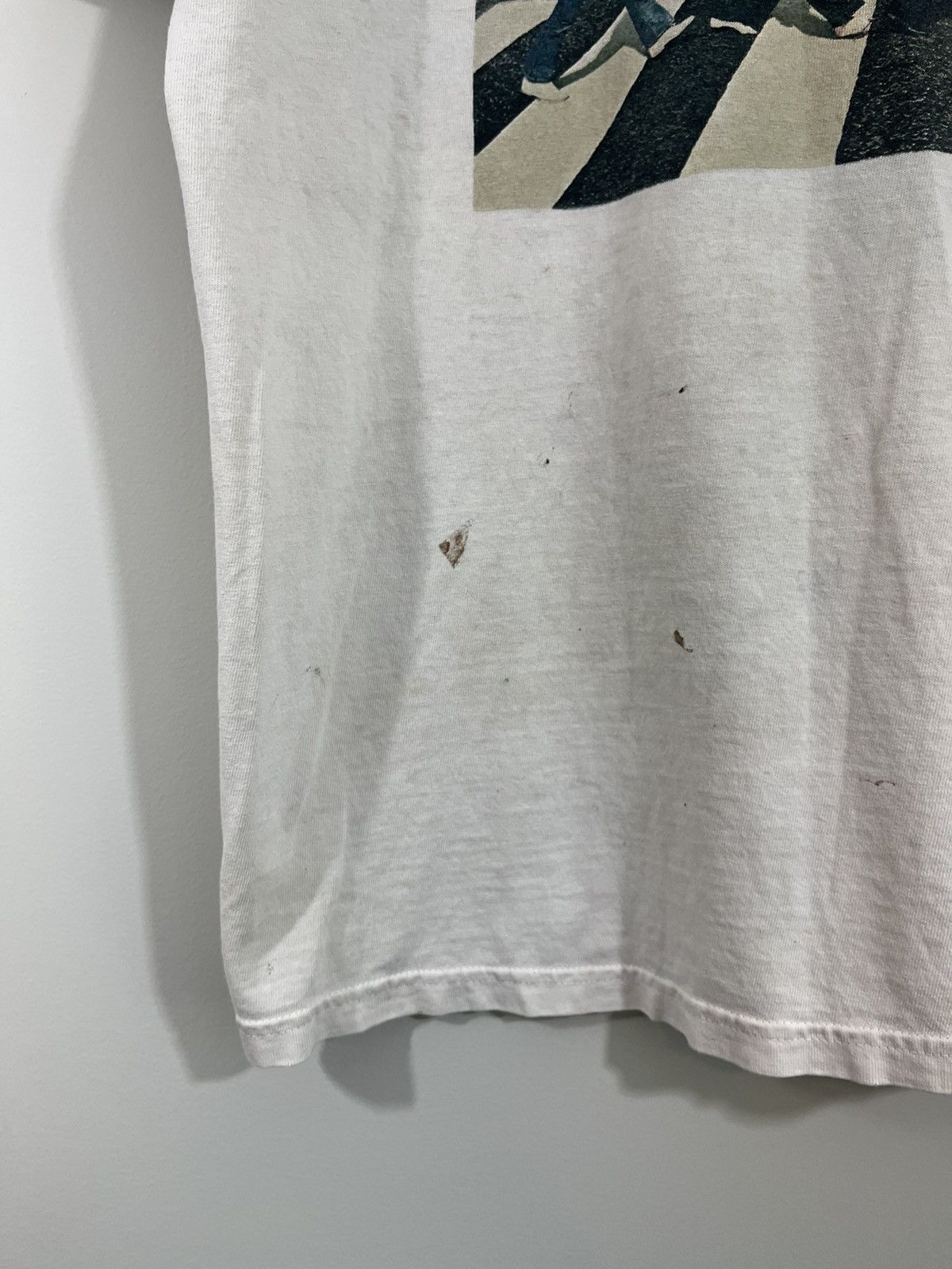 Vintage Thrashed BEATLES Abbey Road Distressed Band Tee Size US L / EU 52-54 / 3 - 8 Thumbnail