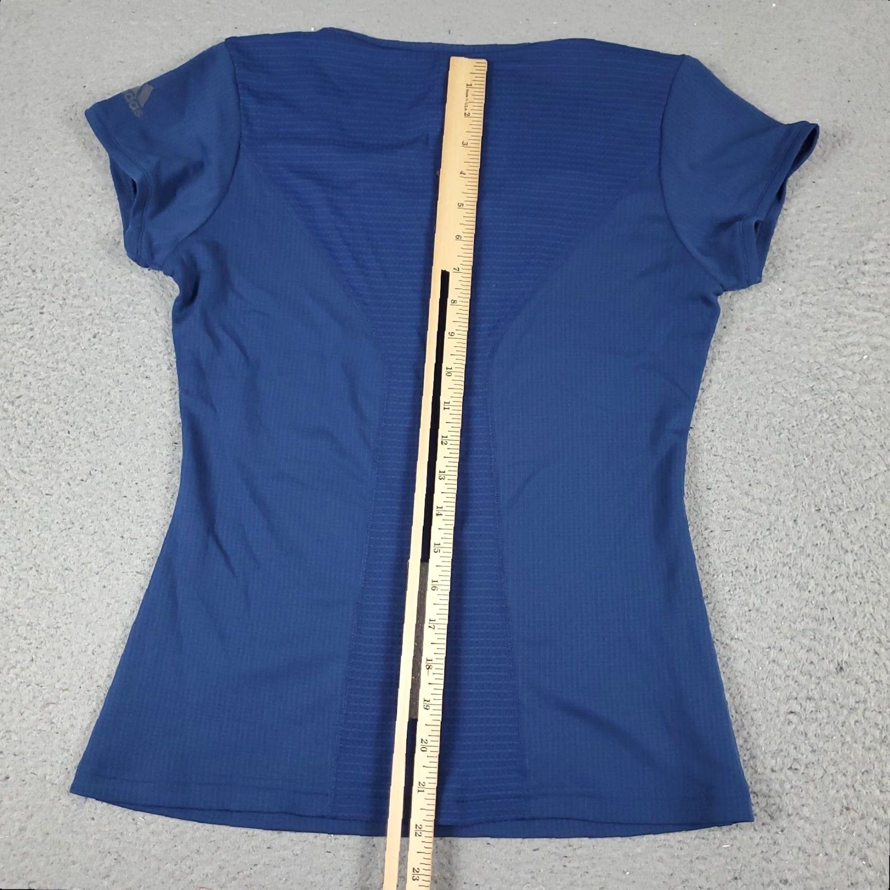Adidas VINTAGE Adidas T-Shirt Womens Size Small Blue Casual Crew Neck Logo Short Sleeve Size S / US 4 / IT 40 - 4 Thumbnail