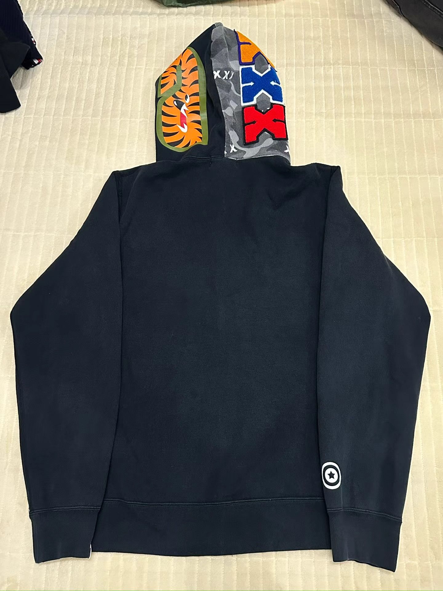 Bape BAPE Limited Camo Shark Hoodie K5 Size US XL / EU 56 / 4 - 2 Thumbnail