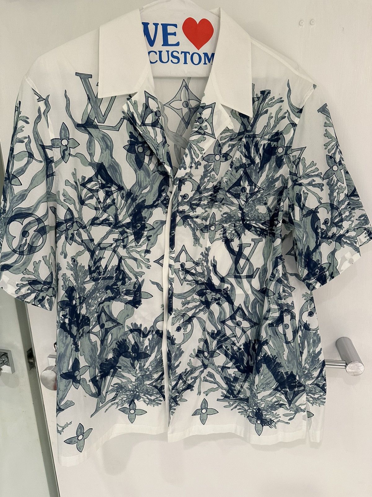 Louis Vuitton Louis vuitton - size m - ss mens button up Size US M / EU 48-50 / 2 - 2 Thumbnail