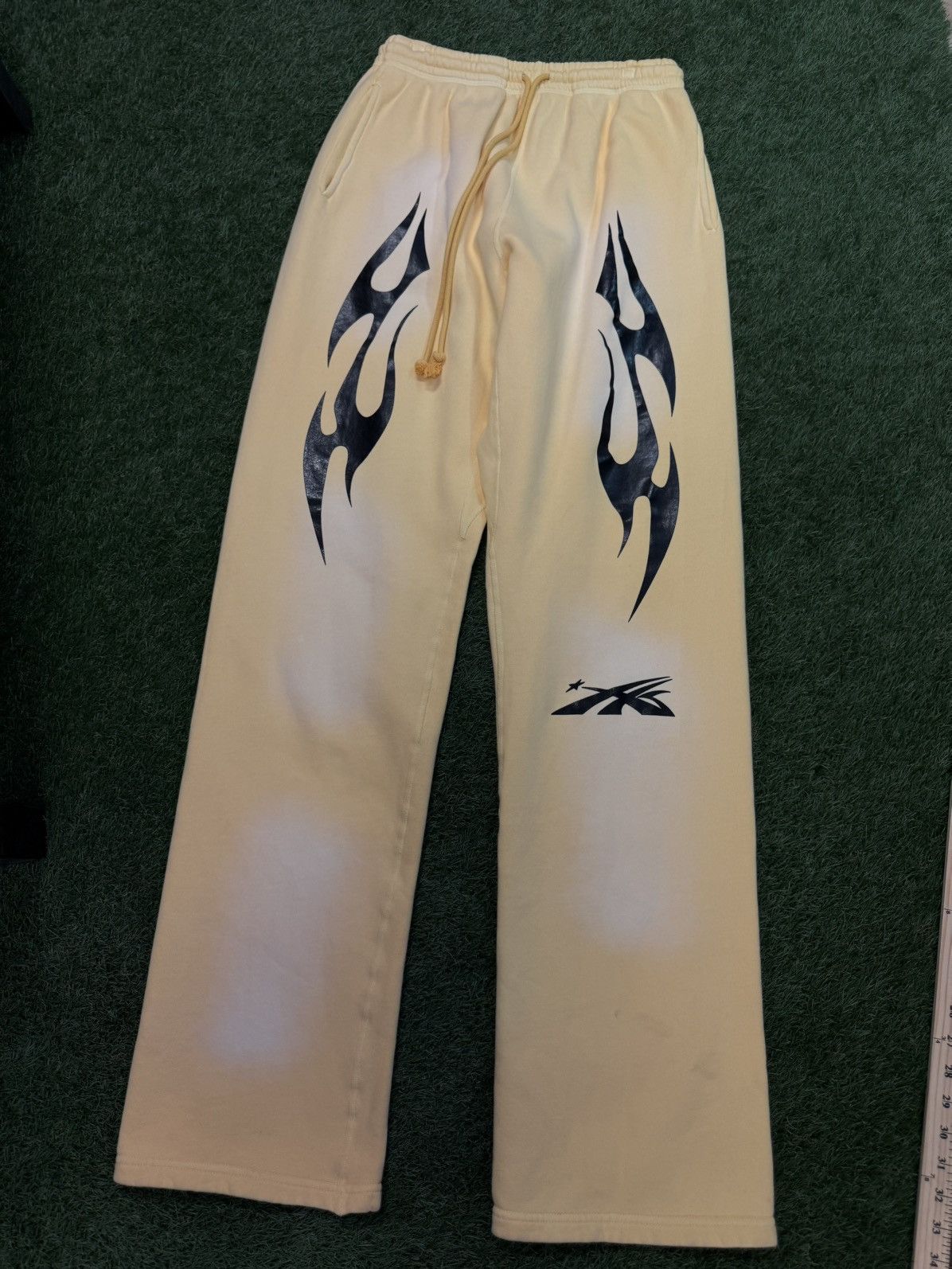 HELLSTAR Hellstar Sweatpants Size XL Yellow Flame (NEW) Size US 34 / EU 50 - 1 Thumbnail