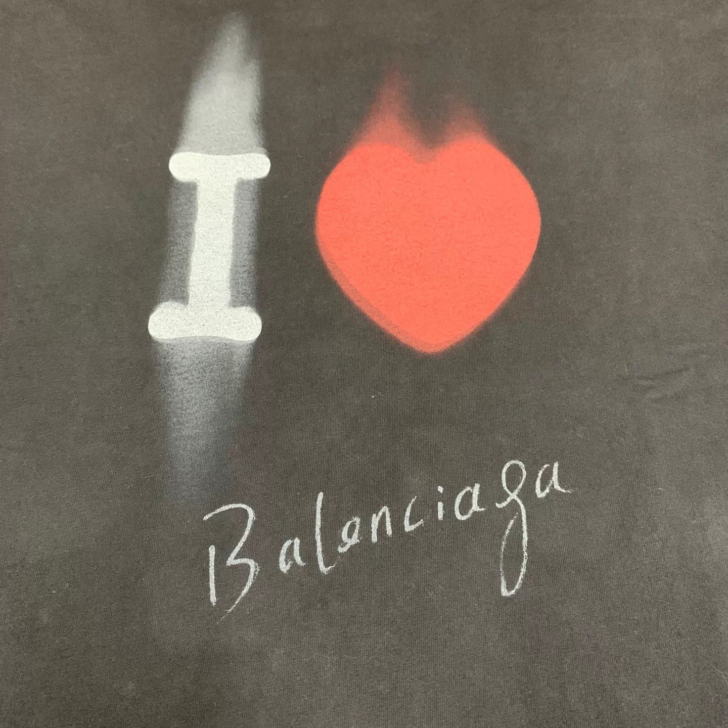 Balenciaga Balenciaga Black Heart Print SS T XS 95new 14611 Size US XS / EU 42 / 0 - 7 Thumbnail