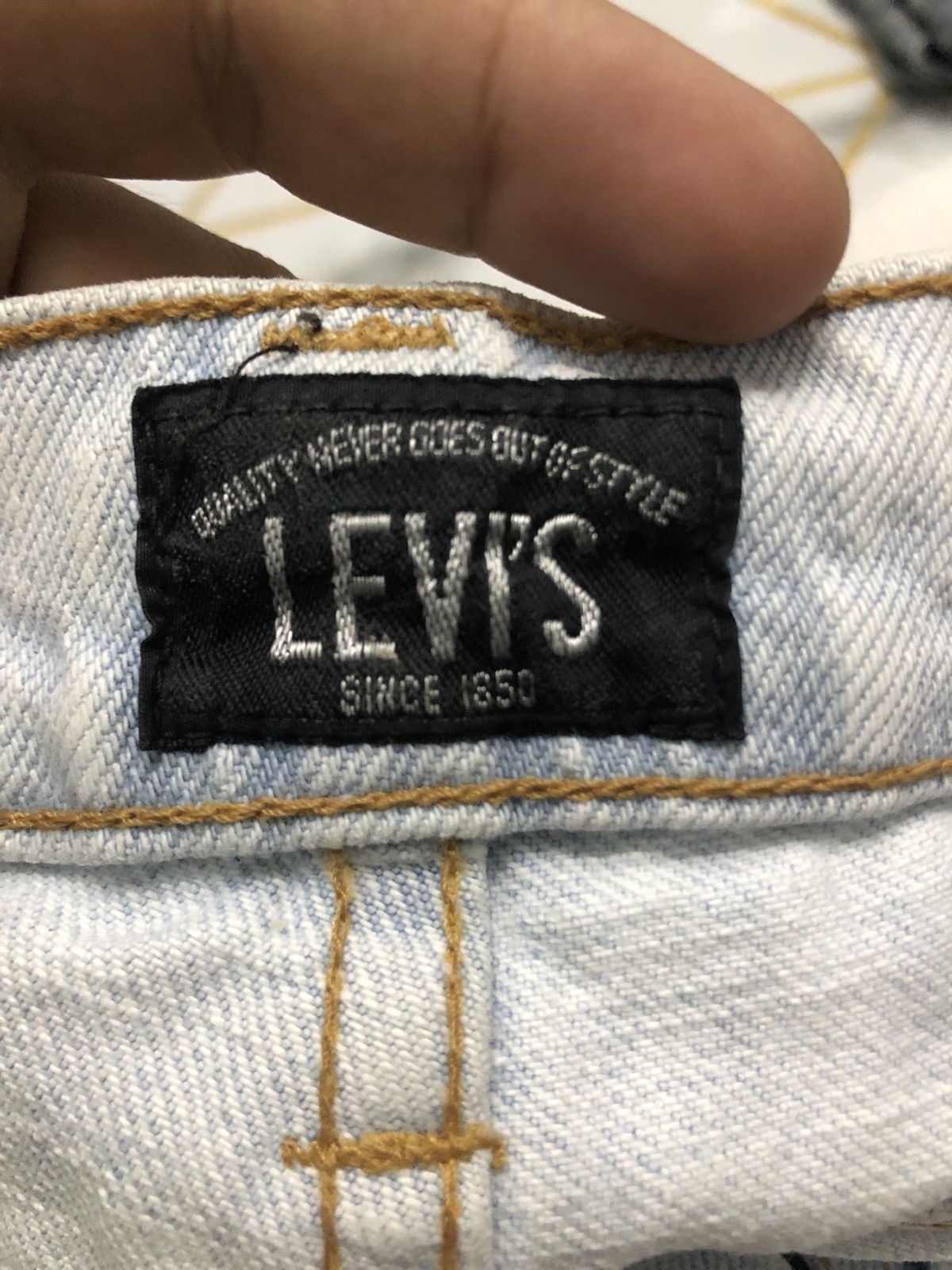 Levi's Vintage Levis Big E Black Tag Distressed Denim Size US 29 - 7 Thumbnail