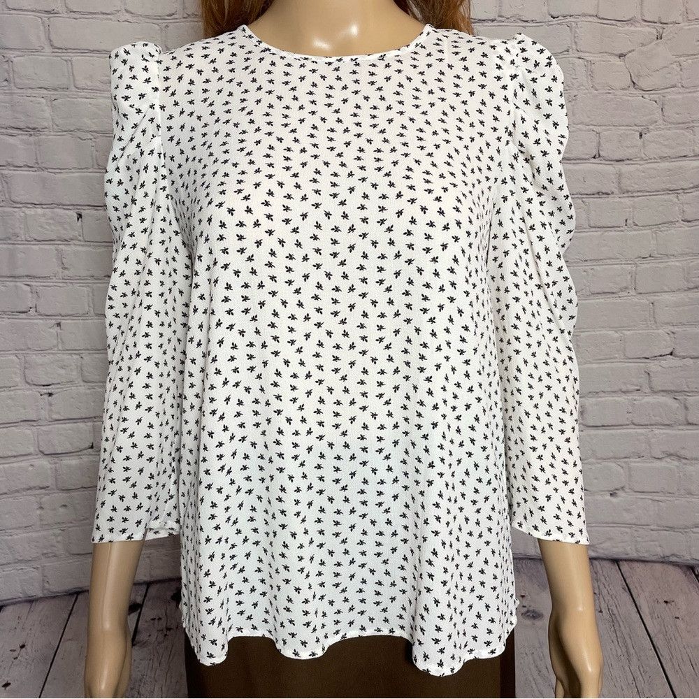 Vince Camuto NWT New Vince Camuto Puff Sleeve Ivory Black Floral Top Blo Size XS / US 0-2 / IT 36-38 - 2 Thumbnail