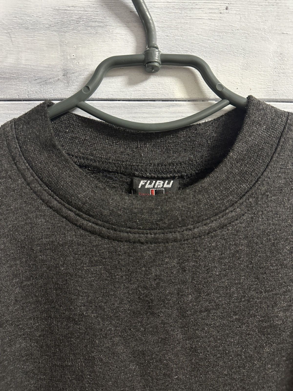 Fubu Rare Vintage Sweatshirt FUBU 1992 Surfing Size L Size US L / EU 52-54 / 3 - 4 Thumbnail