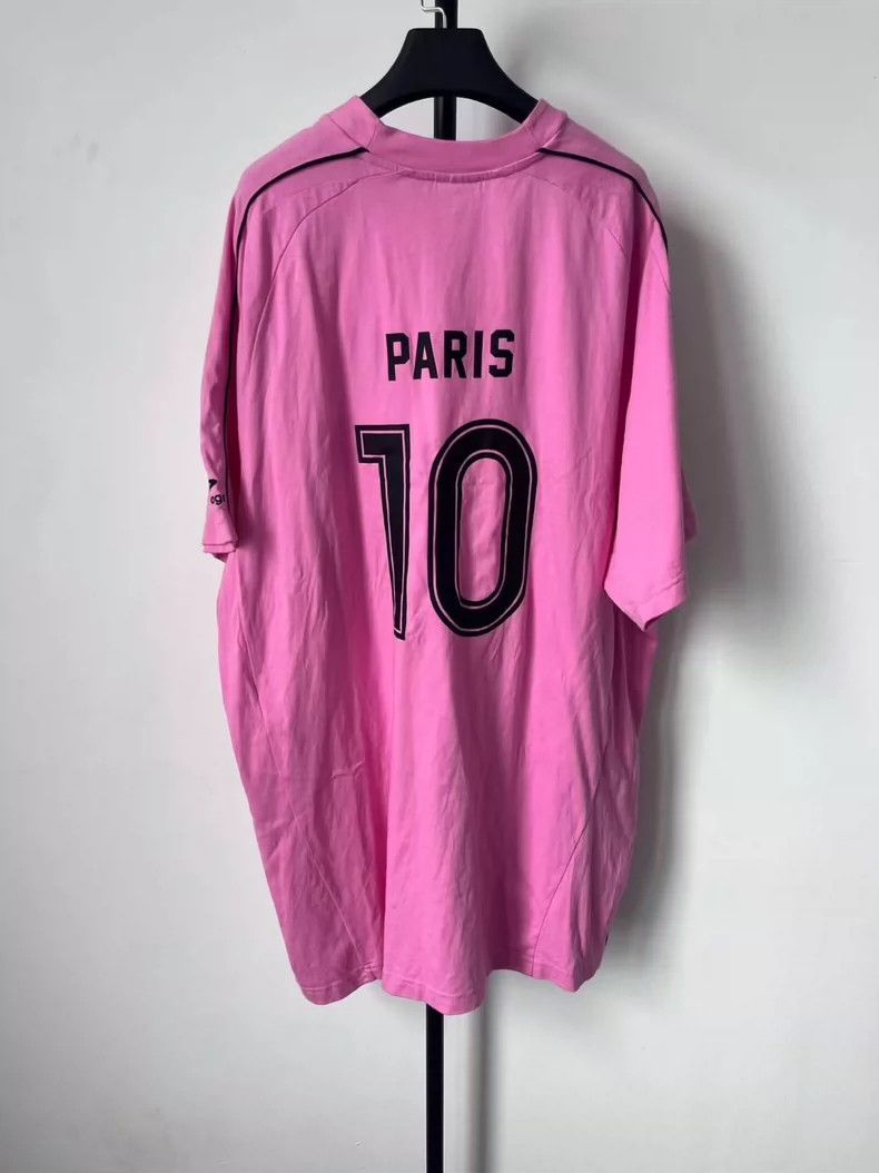 Balenciaga Balenciaga Manchester United Football Short Sleeve T-Shirt Size US XL / EU 56 / 4 - 2 Thumbnail