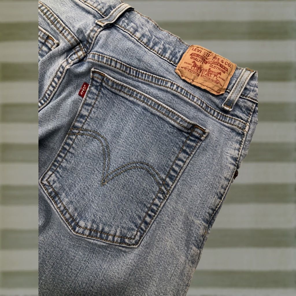 Levi's VINTAGE? Levi's 550 Relaxed Straight Jeans Women 14S Regular 30x27 Blue Denim Cotton 550 Straight Womens Jeans Size 36" / US 14 / IT 50 - 1 Thumbnail