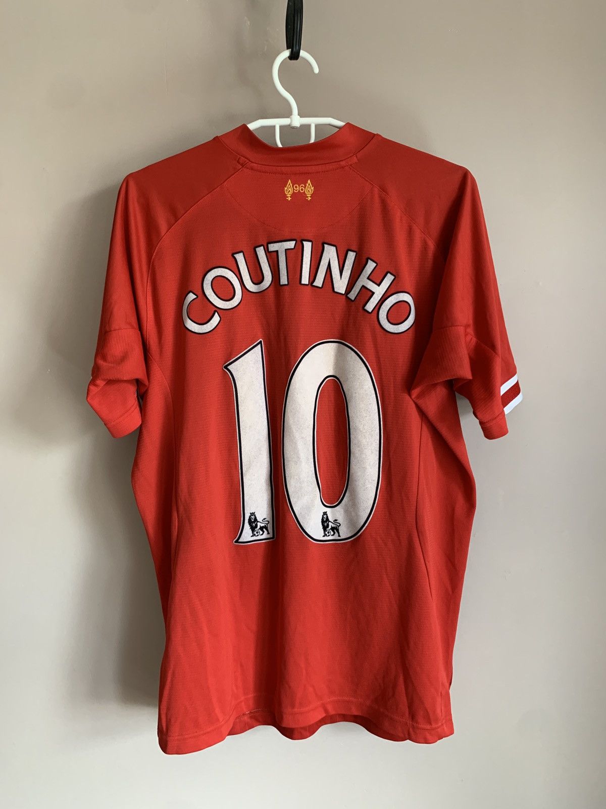 Warrior Liverpool 2014 Football Shirt Warrior Soccer COUTINHO #10 Size US S / EU 44-46 / 1 - 1 Thumbnail