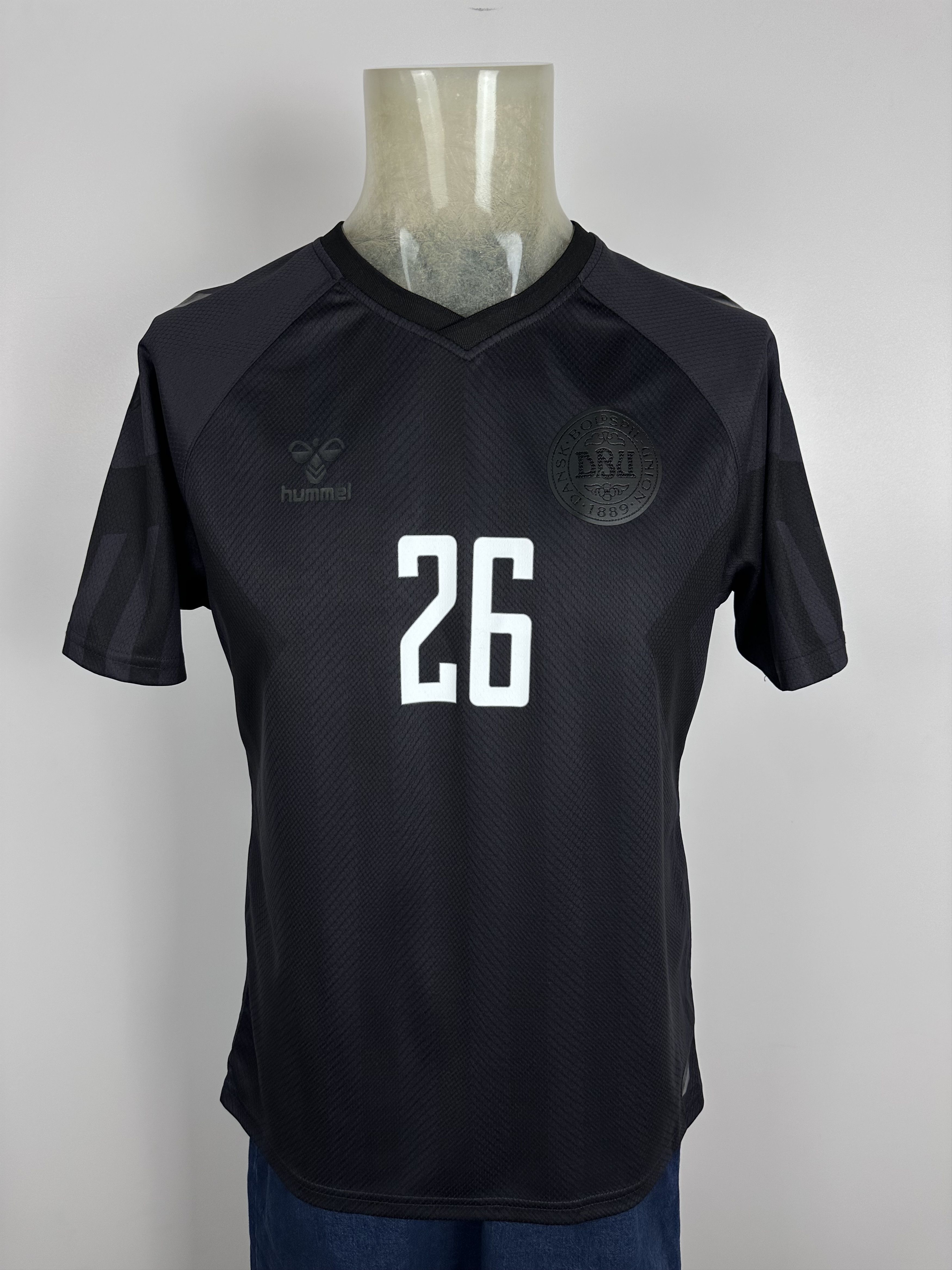 Hummel DENMARK 2022 23 THIRD FOOTBALL SHIRT SOCCER JERSEY #26 KJAER Size US M / EU 48-50 / 2 - 4 Thumbnail