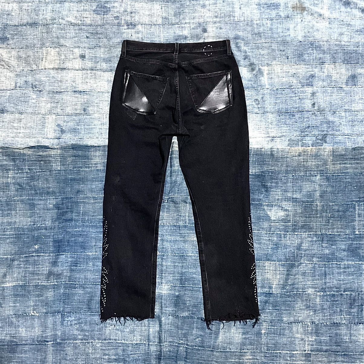 Levi's × Vintage Repaired Acid Destroyed Levi’s Studded Jeans Size US 32 / EU 48 - 2 Thumbnail
