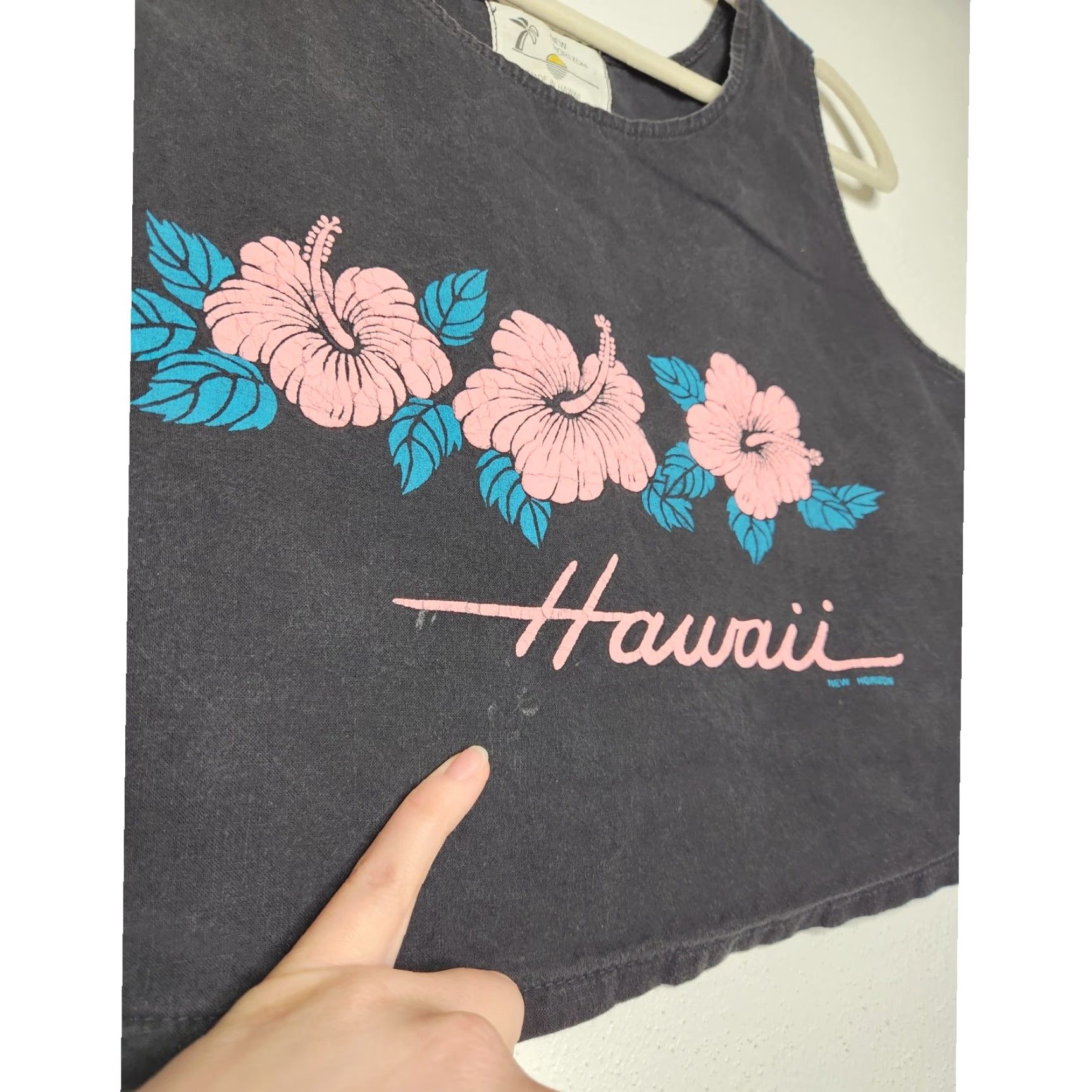ALOHAS VINTAGE New Horizon Hawaii Aloha Tank Top Crop Beach Coastal Surf Shirt Black M Womens Tank 90s Coastal Garden/Art Style Size M / US 6-8 / IT 42-44 - 3 Thumbnail