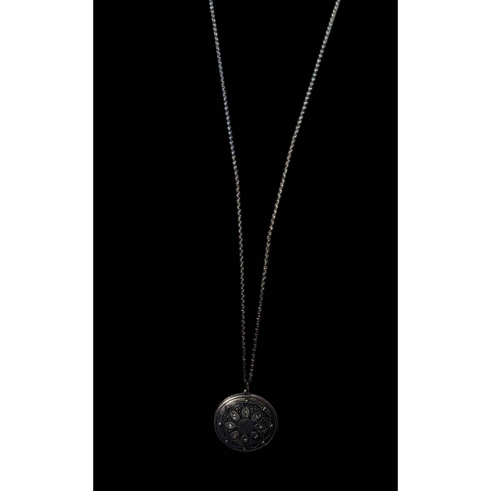 American Eagle Outfitters Bohemian Vintage Y2K AEO Floral Engraved Silver Tone Pendant Size ONE SIZE - 7 Thumbnail