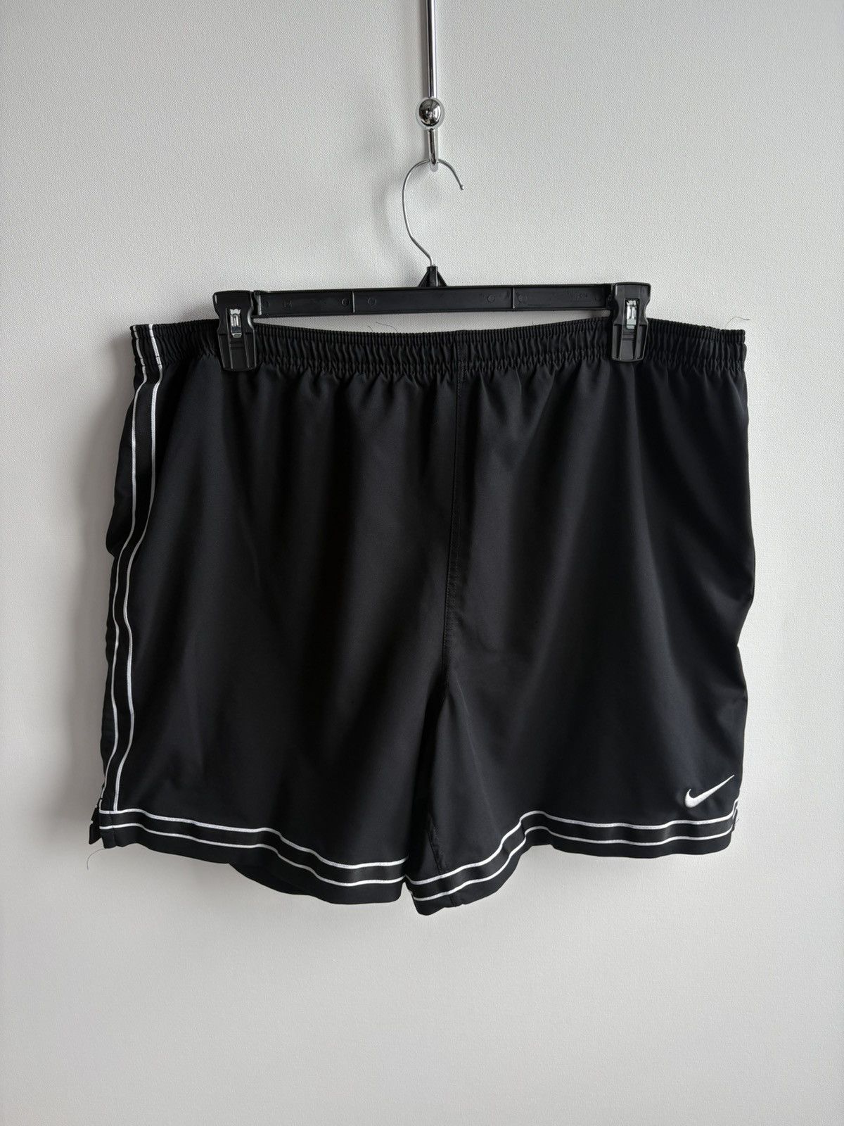 Nike Vintage Streetwear Nike Swoosh Check Sportswear Shorts Size US 38 / EU 54 - 1 Thumbnail