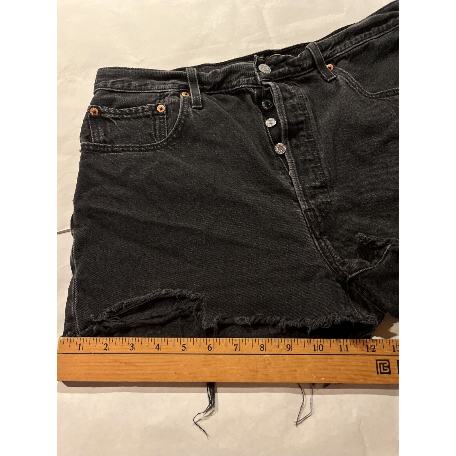 Levi's Levi’s 501 Shorts Women's 33 Black Denim Jean Button Fly Size 34" / US 12 / IT 48 - 12 Thumbnail