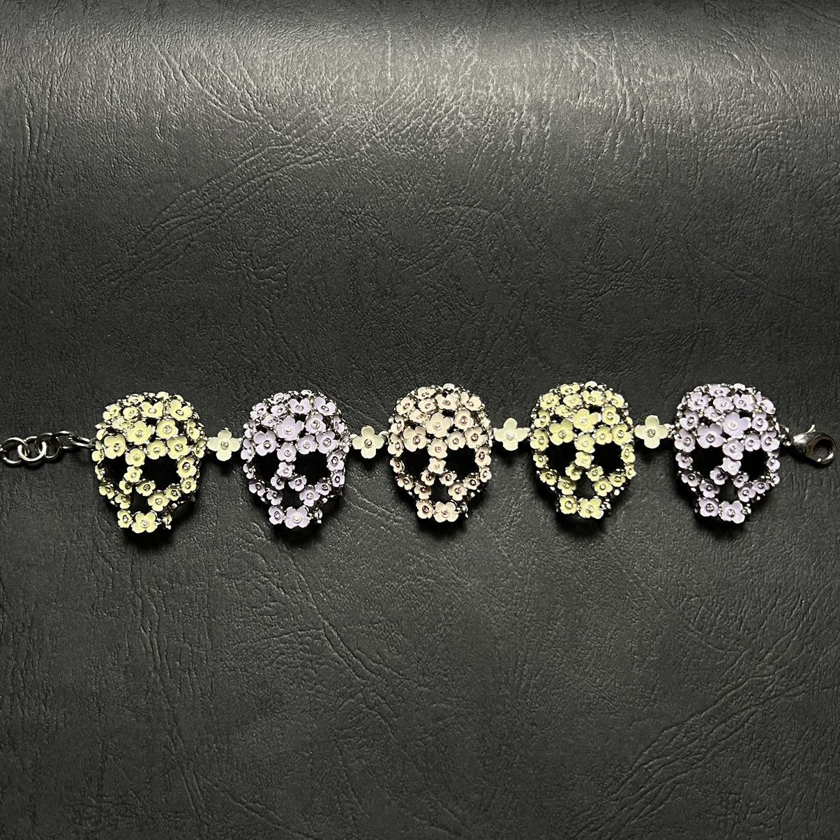 Pre-owned Vivienne Westwood Flower Skull Bracelet In Silver