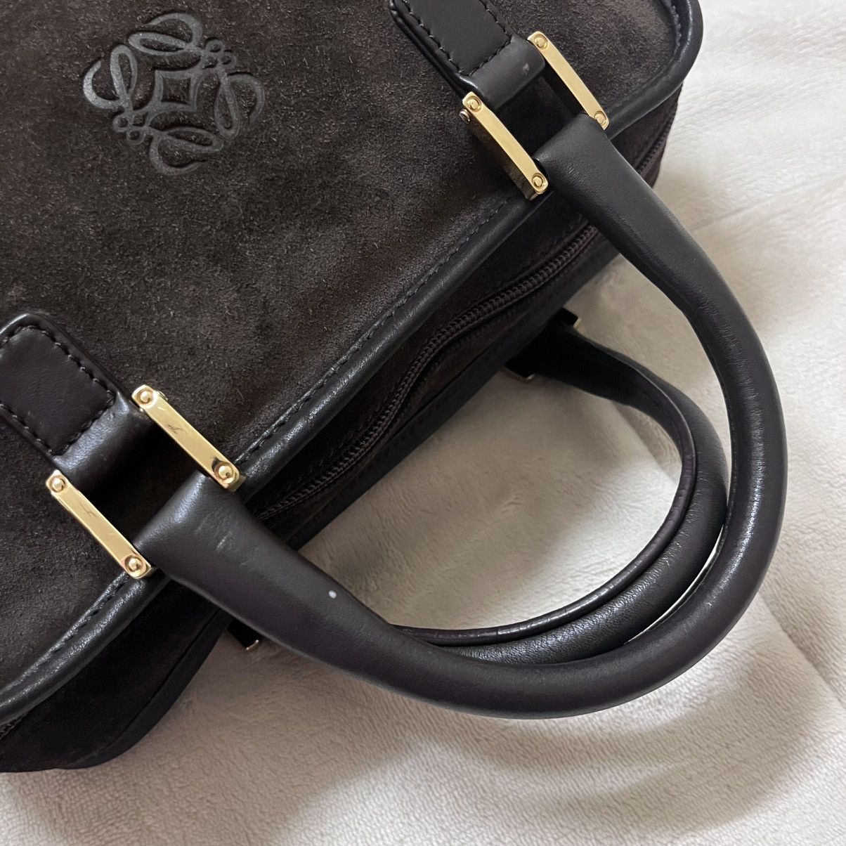 Loewe Authentic Loewe Amazona Suede Leather Medium Handbag Size ONE SIZE - 6 Thumbnail
