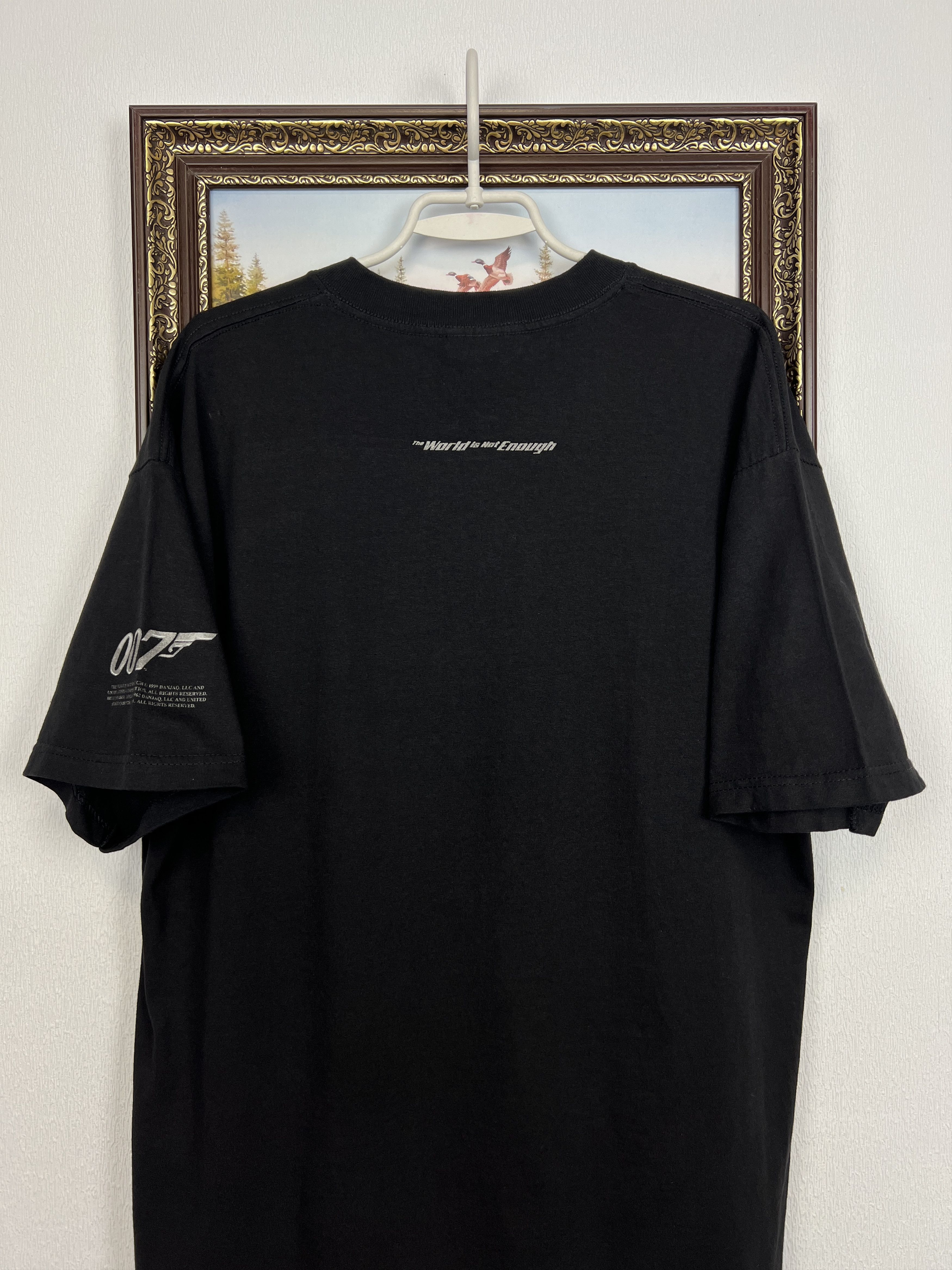 Vintage Rare Vintage The World Is Not Enough James Bond Tee Size US XL / EU 56 / 4 - 11 Thumbnail
