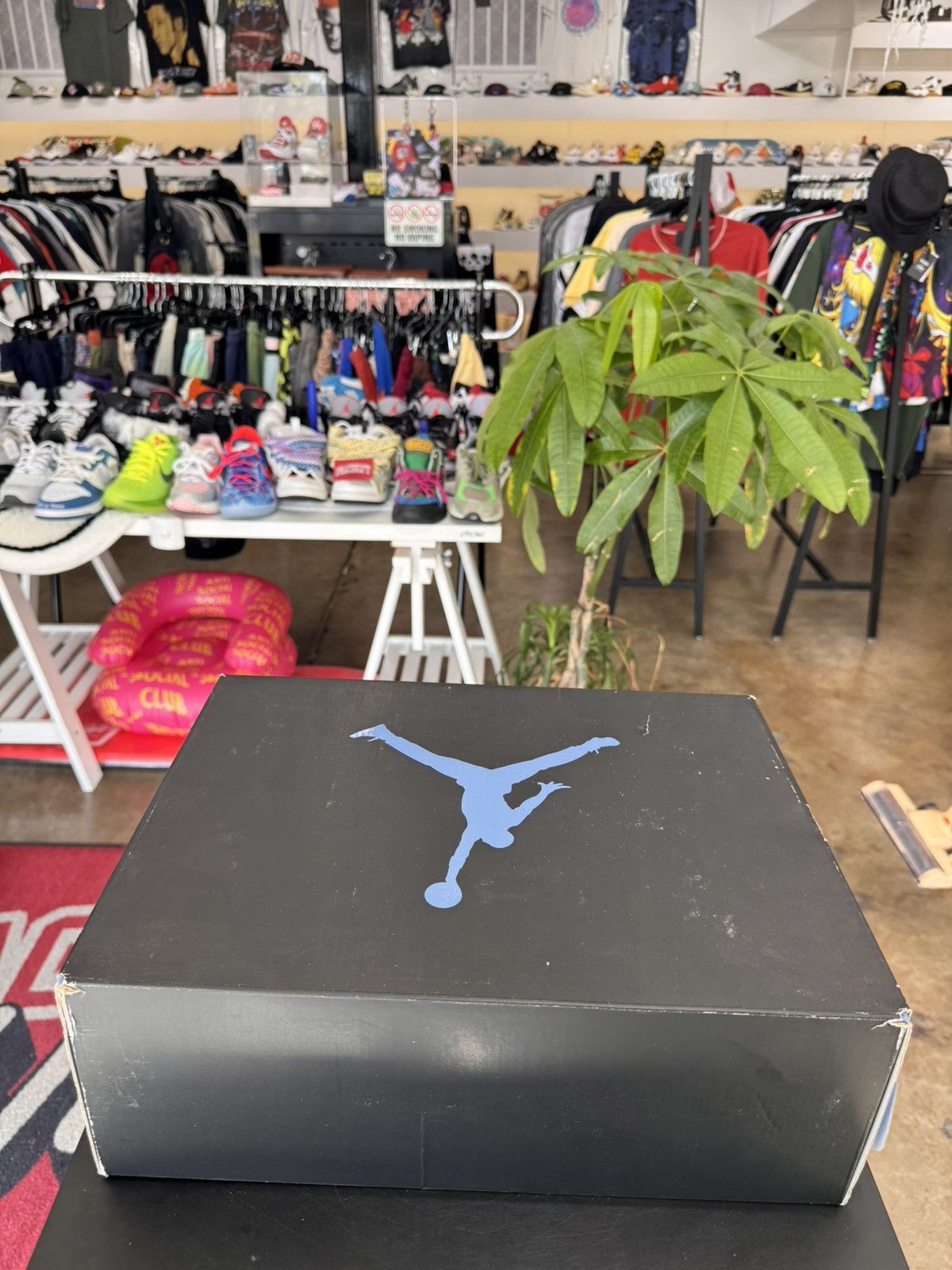 Jordan Brand Air Jordan 5 UNC Size 11 (2023) Size US 11 / EU 44 - 17 Thumbnail