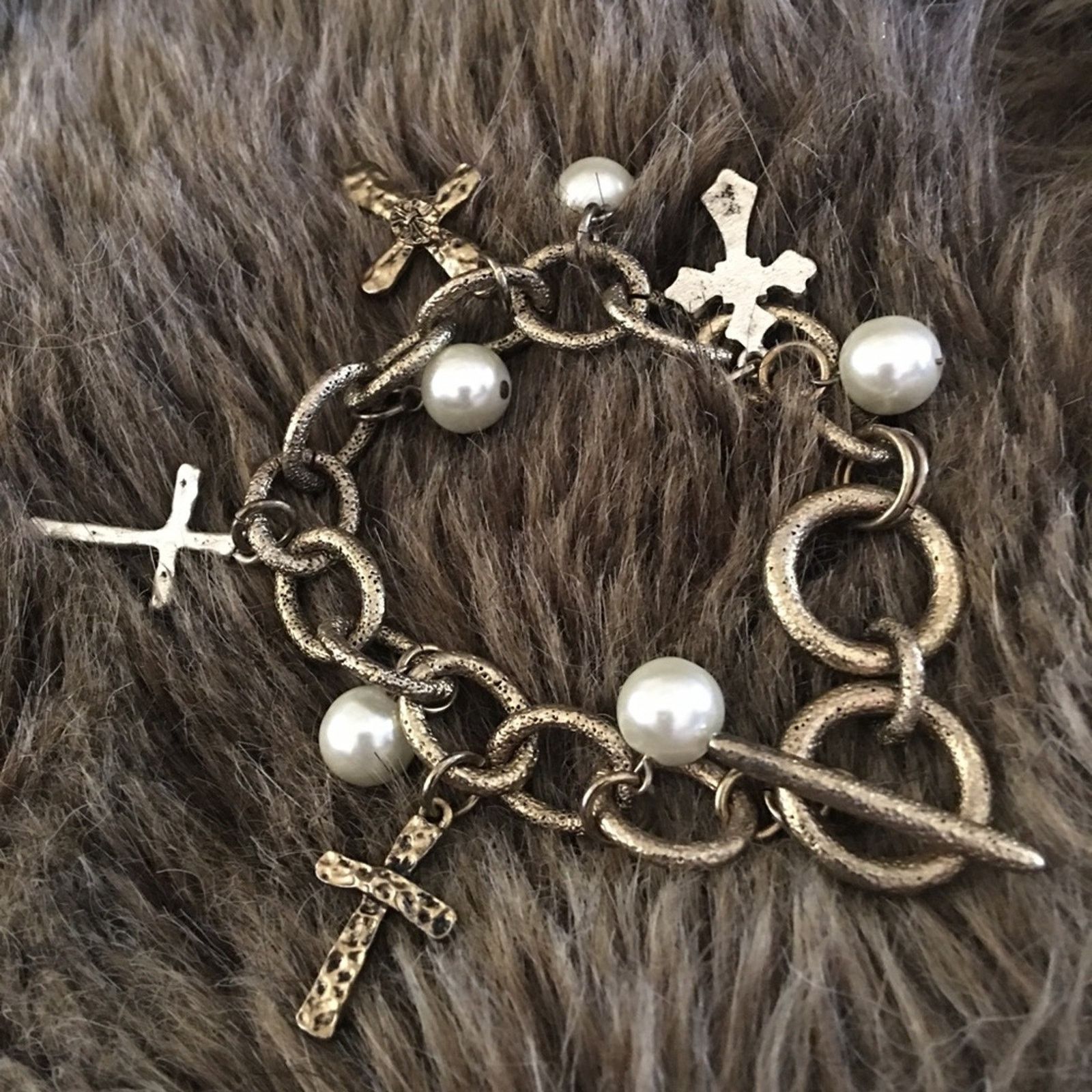 Jewelry Textured antique gold tone link cross bracelet Size ONE SIZE - 5 Thumbnail