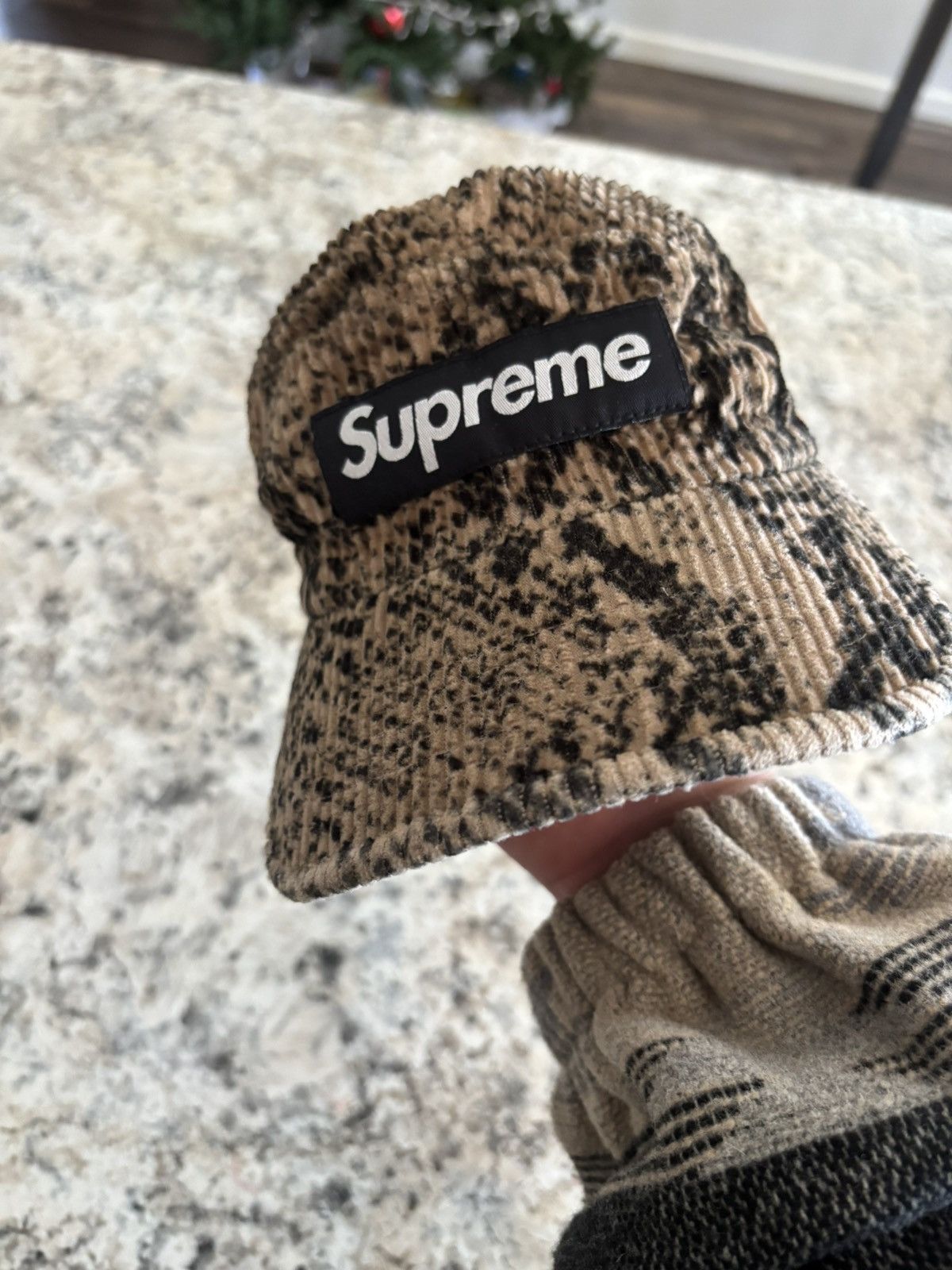 Supreme Supreme Corduroy Strap Back Size ONE SIZE - 1 Thumbnail