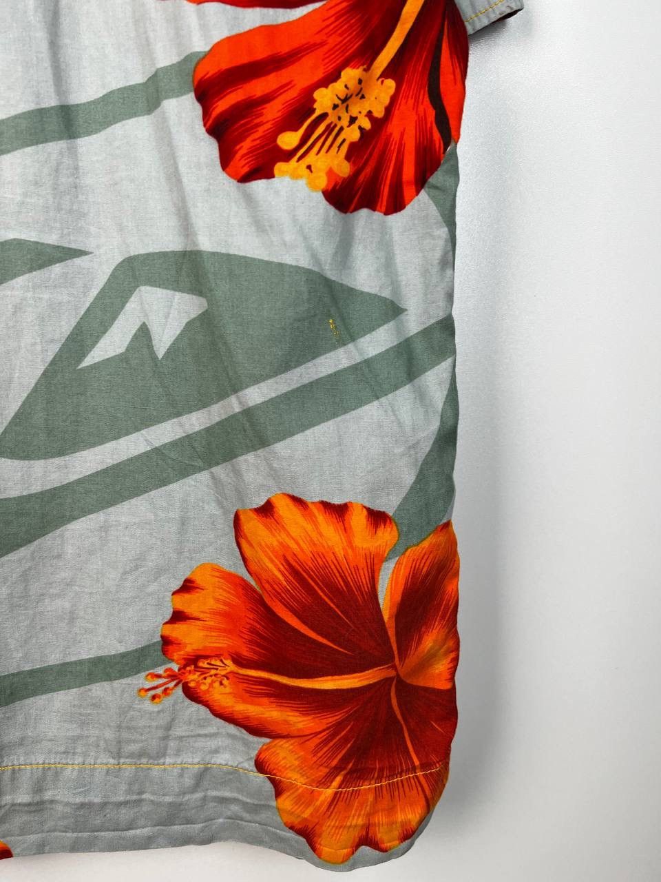 Quiksilver Quicksilver flower crazy shirt size XL Size US XL / EU 56 / 4 - 6 Thumbnail