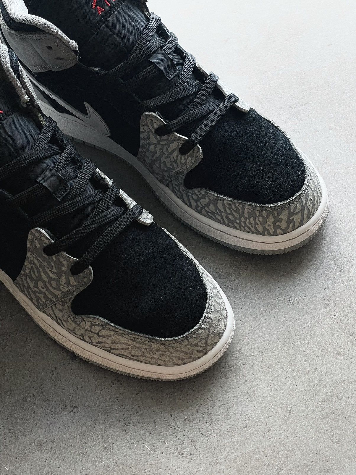 Jordan Brand Nike Air Jordan 1 Mid Elephant Print Sneakers Size 39/24,5cm Size US 6.5 / IT 36.5 - 9 Thumbnail