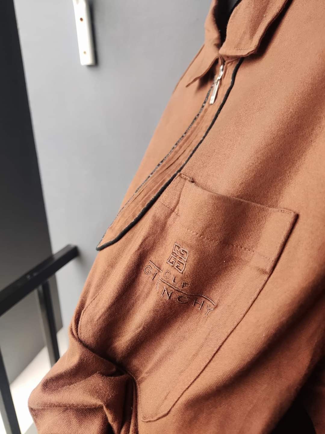 Givenchy Givenchy golf 90s half zip Brown Size US S / EU 44-46 / 1 - 3 Thumbnail