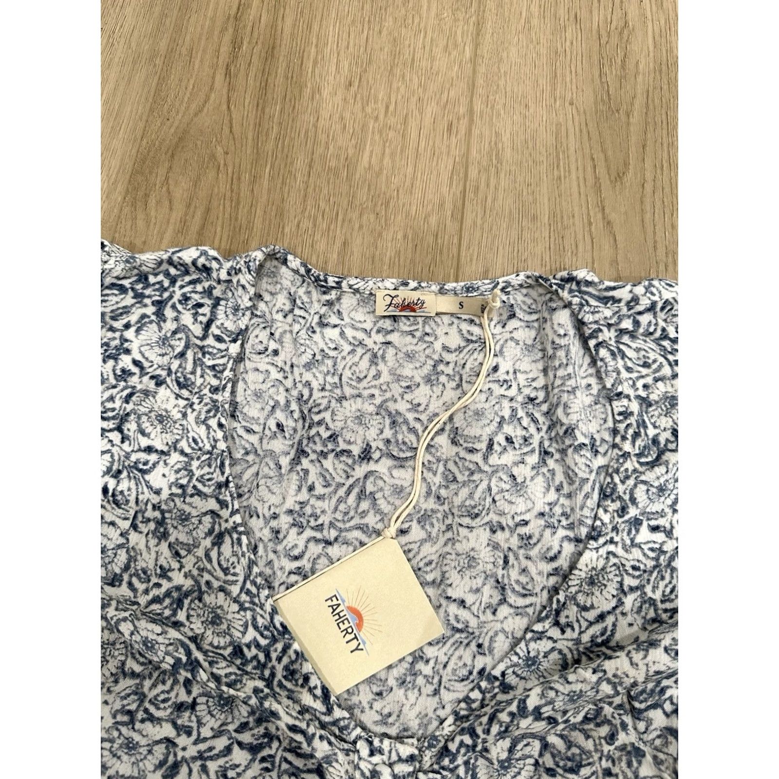 Faherty NWT Faherty Maxi Dress S Floral V-Neck Button Front Puff Sleeve Sm Multicolor Beach Bohemian Resort Spring Summer Womens Size S / US 4 / IT 40 - 5 Thumbnail