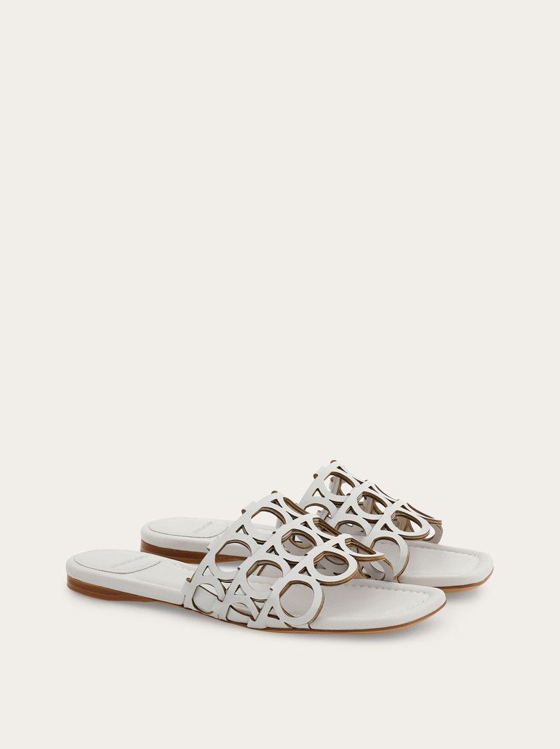 Salvatore Ferragamo o1s1rm0526 Erne Slides in White Size US 7 / IT 37 - 3 Thumbnail