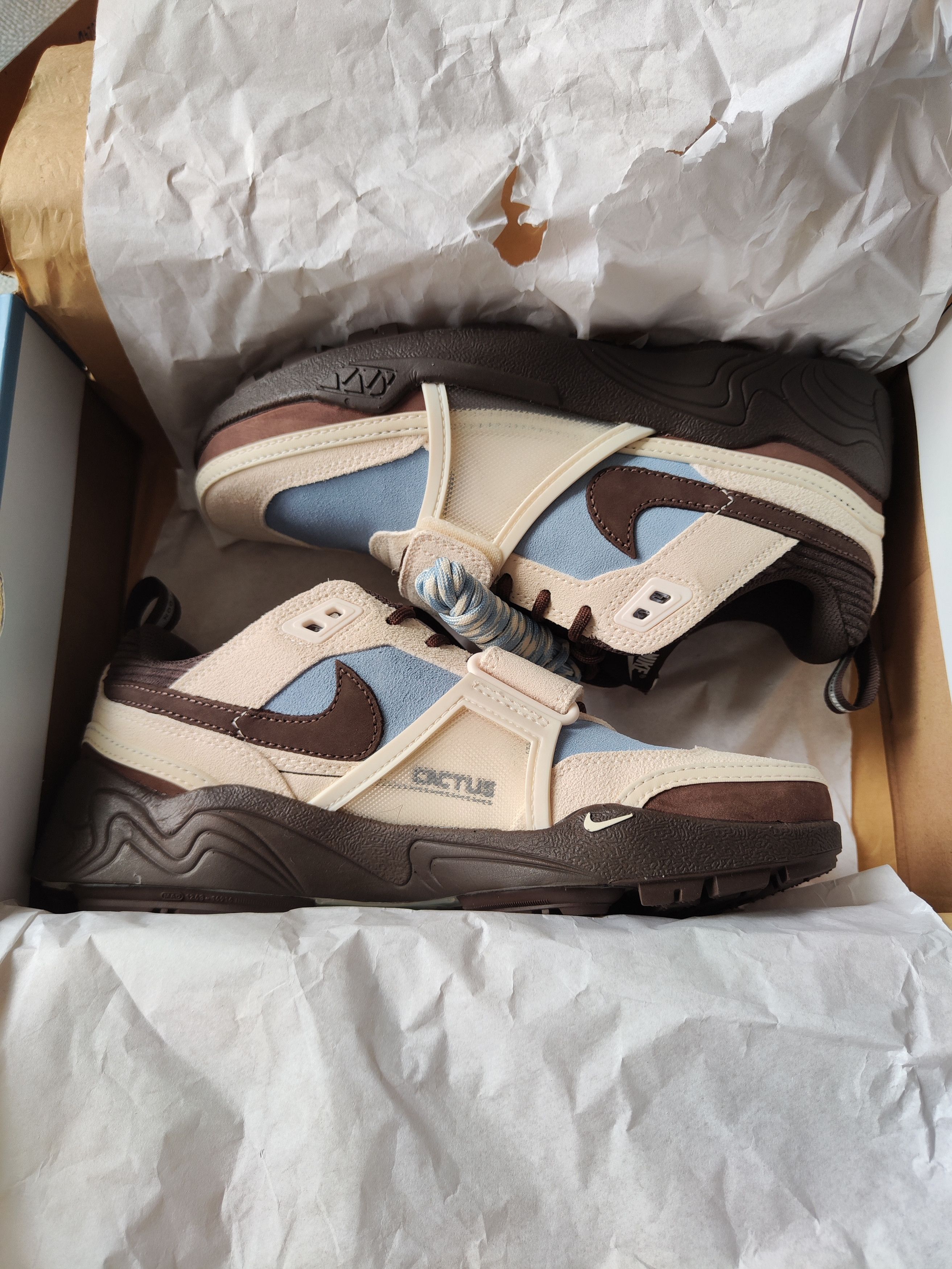 Nike × Travis Scott Nike Travis Scott Zoom Field Jaxx Leche Blue Size US 7 / EU 40 - 8 Thumbnail