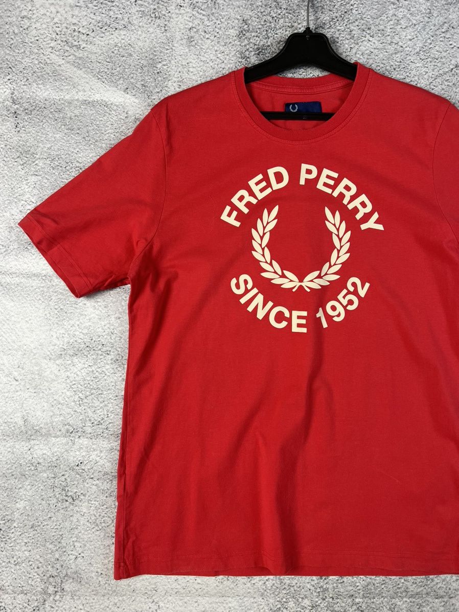 Fred Perry Fred Perry big logo T-shirt Size US L / EU 52-54 / 3 - 4 Thumbnail