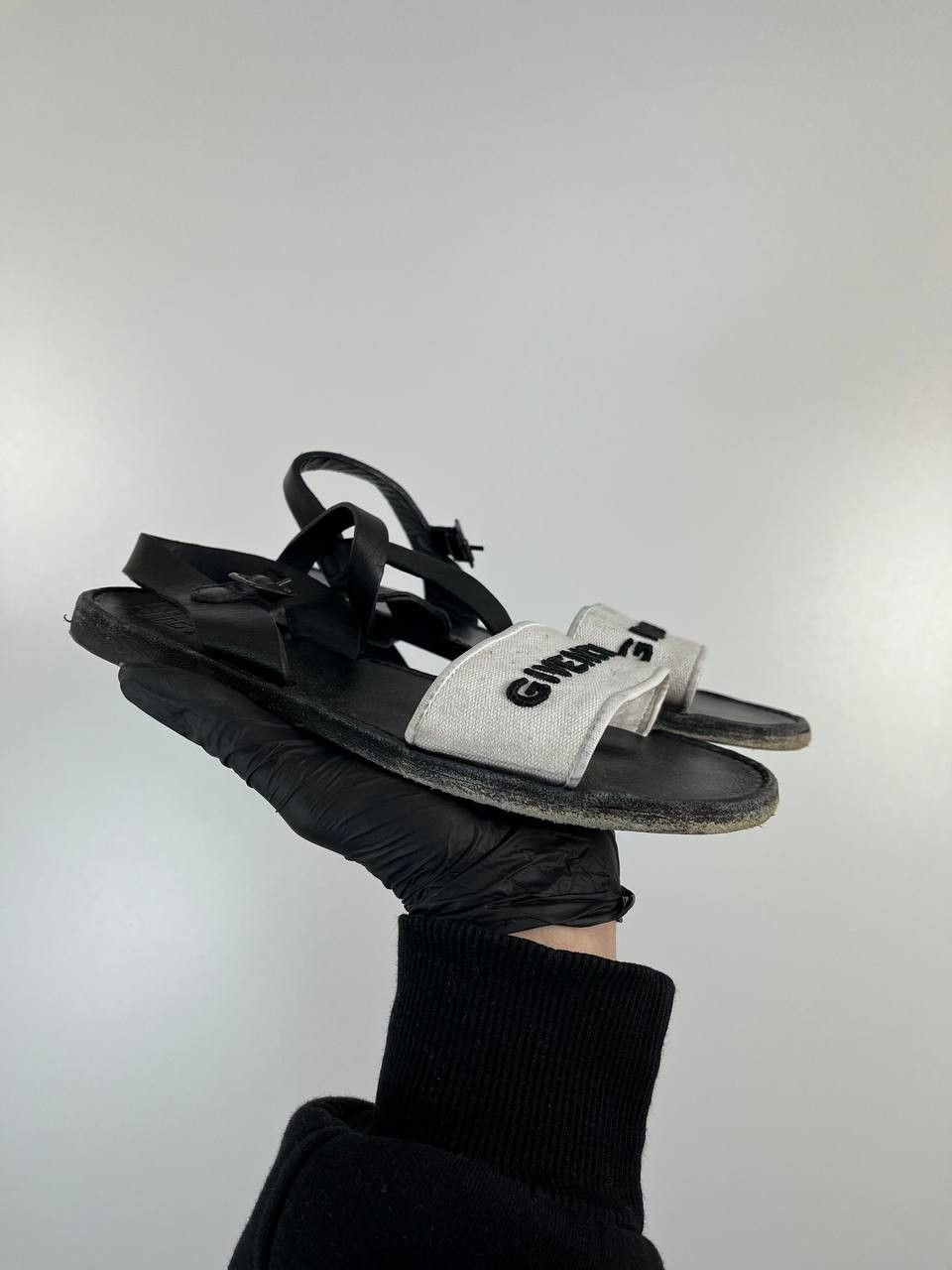 Givenchy Givenchy Leather Logo Strap Sandals Black Women’s Size 35 Size US 5 / IT 35 - 2 Thumbnail