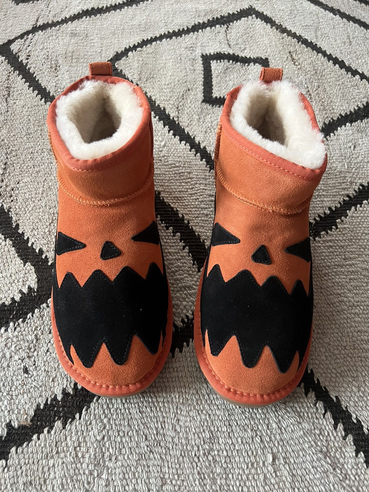 image of Asspizza 730 Muffin Ugg Shoes in Orange, Men's (Size 11)