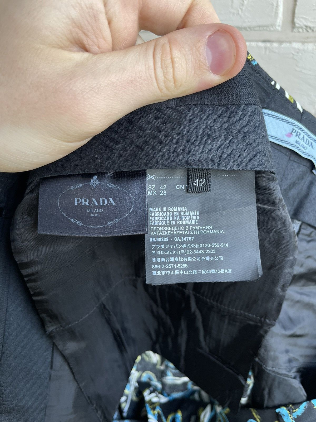 Prada Prada floral women’s pants size 42 Size 28" / US 6 / IT 42 - 7 Thumbnail