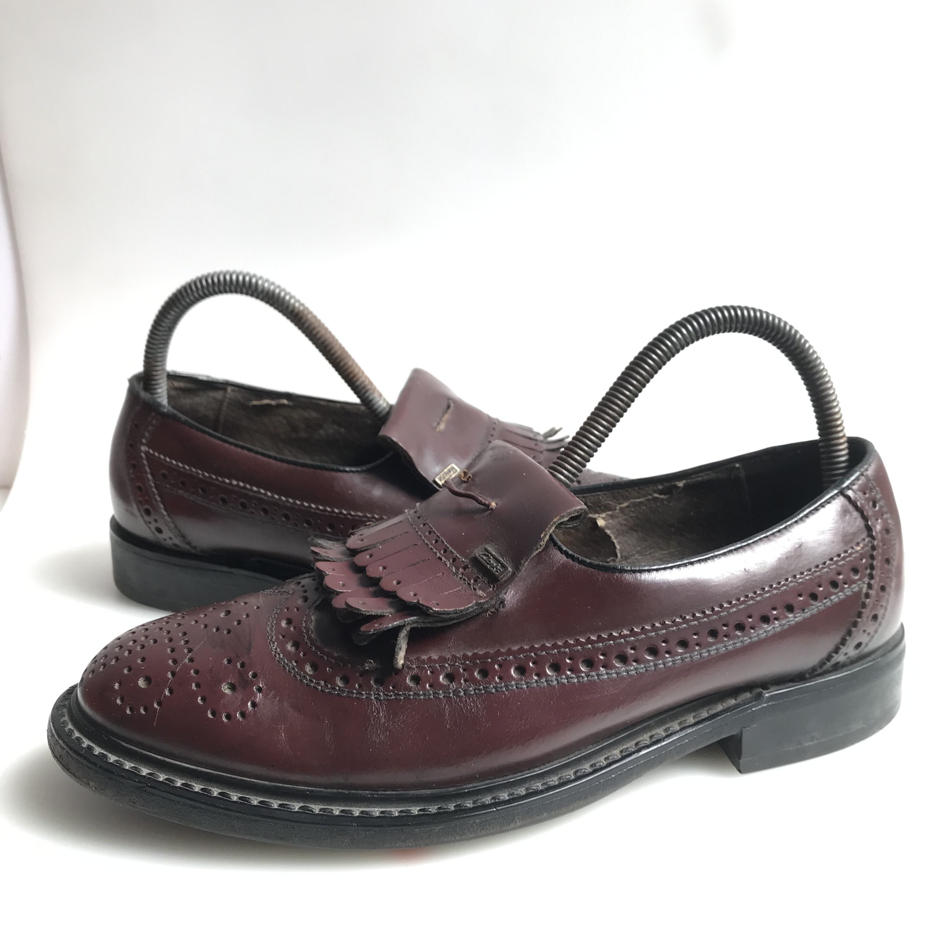 Clarks Vintage Clarks city Penny loafer tassle Wine oxblood shoes Size US 6.5 / EU 39-40 - 1 Thumbnail