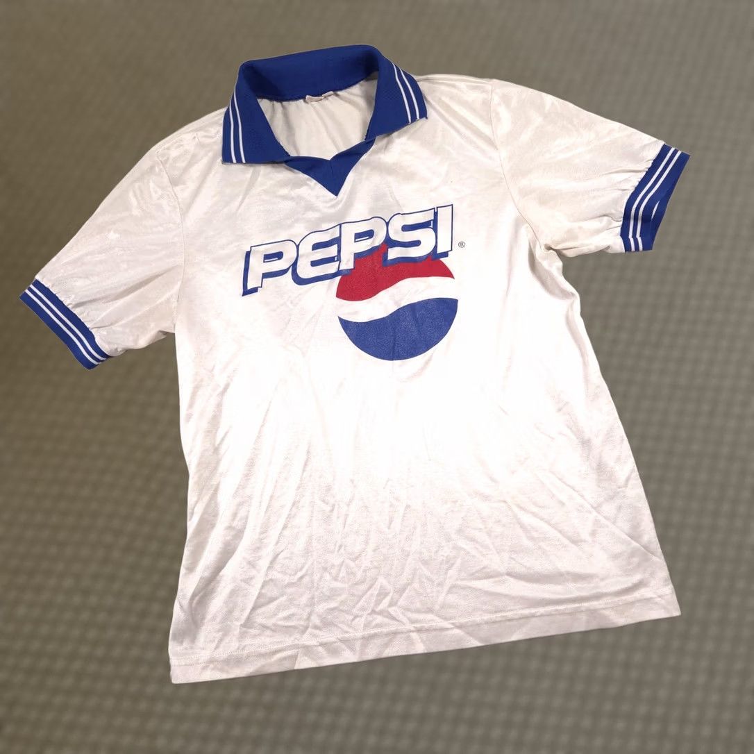 Vintage VINTAGE Pepsi Shirt Mens Medium Ringer V Neck Made USA 80s White Short Sleeve Graphic Print Logo Tennis Collar Sportswear Size US M / EU 48-50 / 2 - 1 Thumbnail