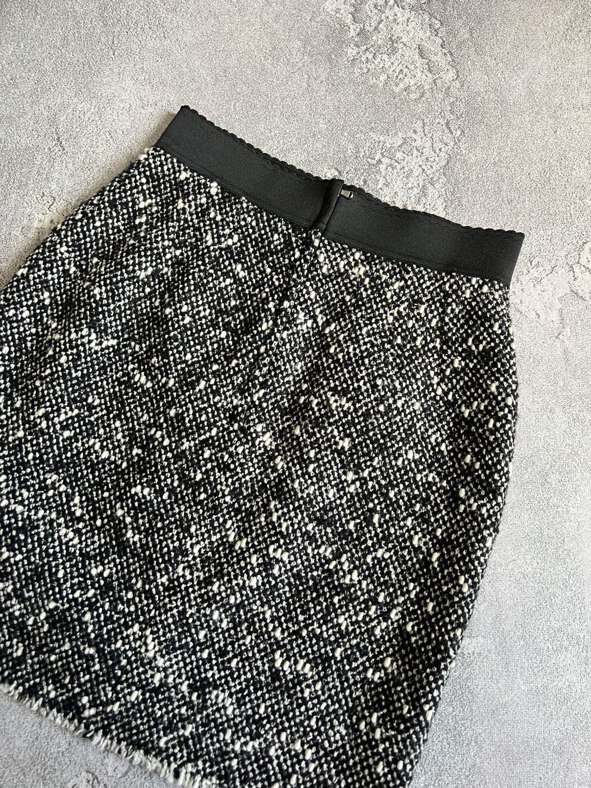 Dolce & Gabbana Dolce & Gabbana Black White Wool Boucle A-Line Midi Skirt Size 28" / US 6 / IT 42 - 5 Thumbnail