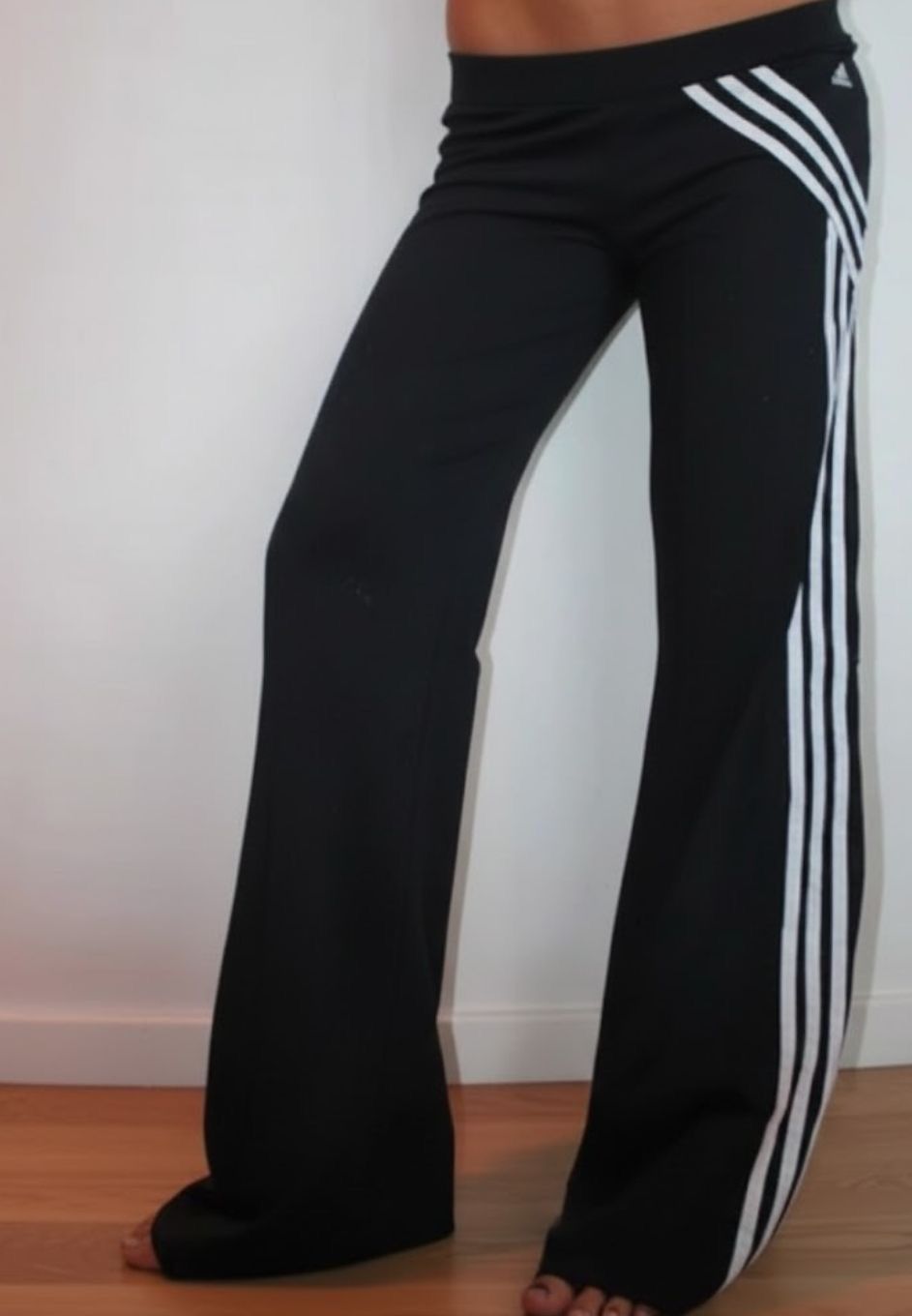 Adidas Very Rare Adidas 3 Stripe Sexy Yoga Low Waisted Flared Size 28" / US 6 / IT 42 - 7 Thumbnail
